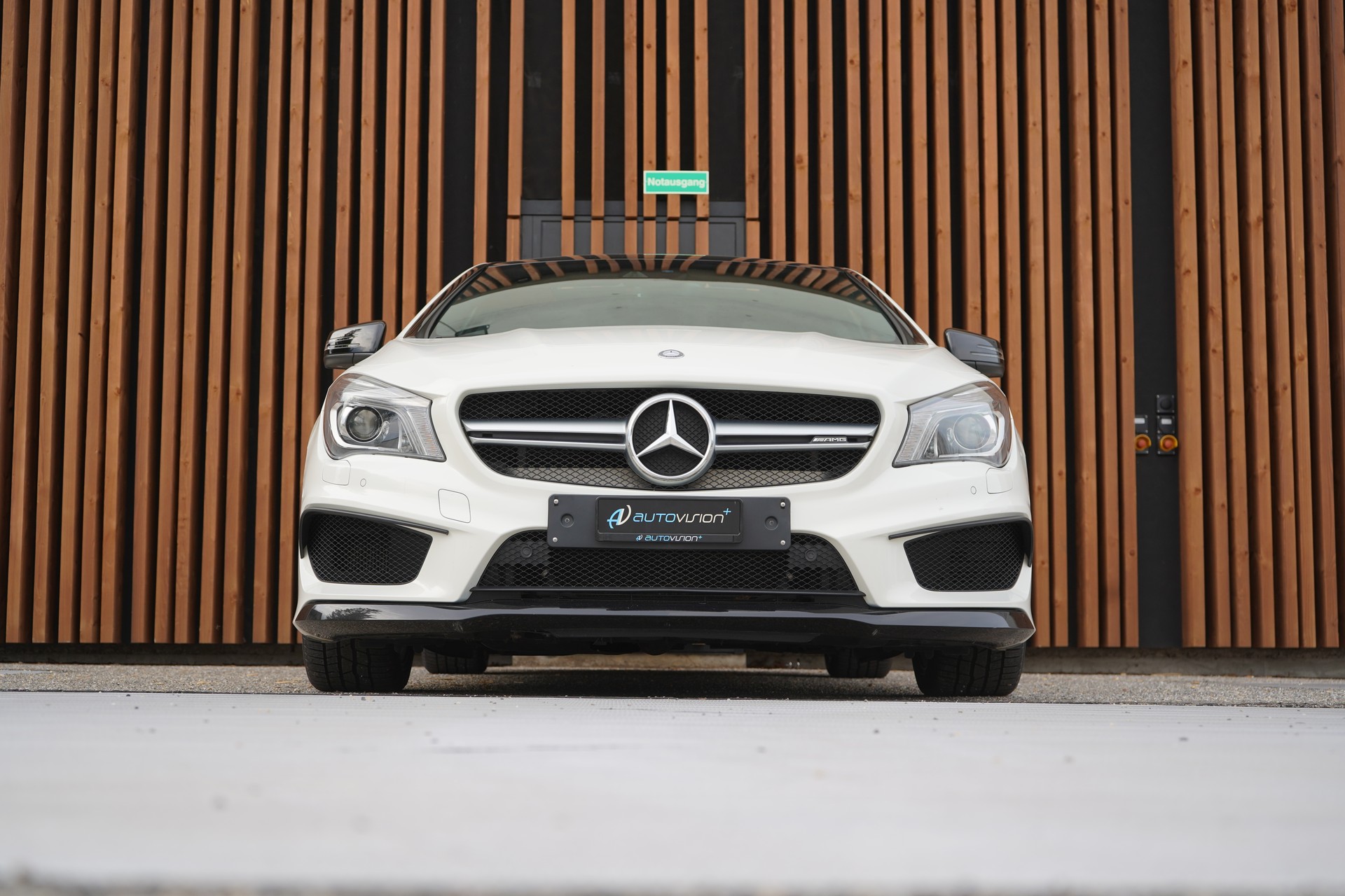 MERCEDES-BENZ CLA SHOOTING BRAKE 45 AMG NIGHT 4MATIC SPEEDSHIFT l 381 PS-image-11
