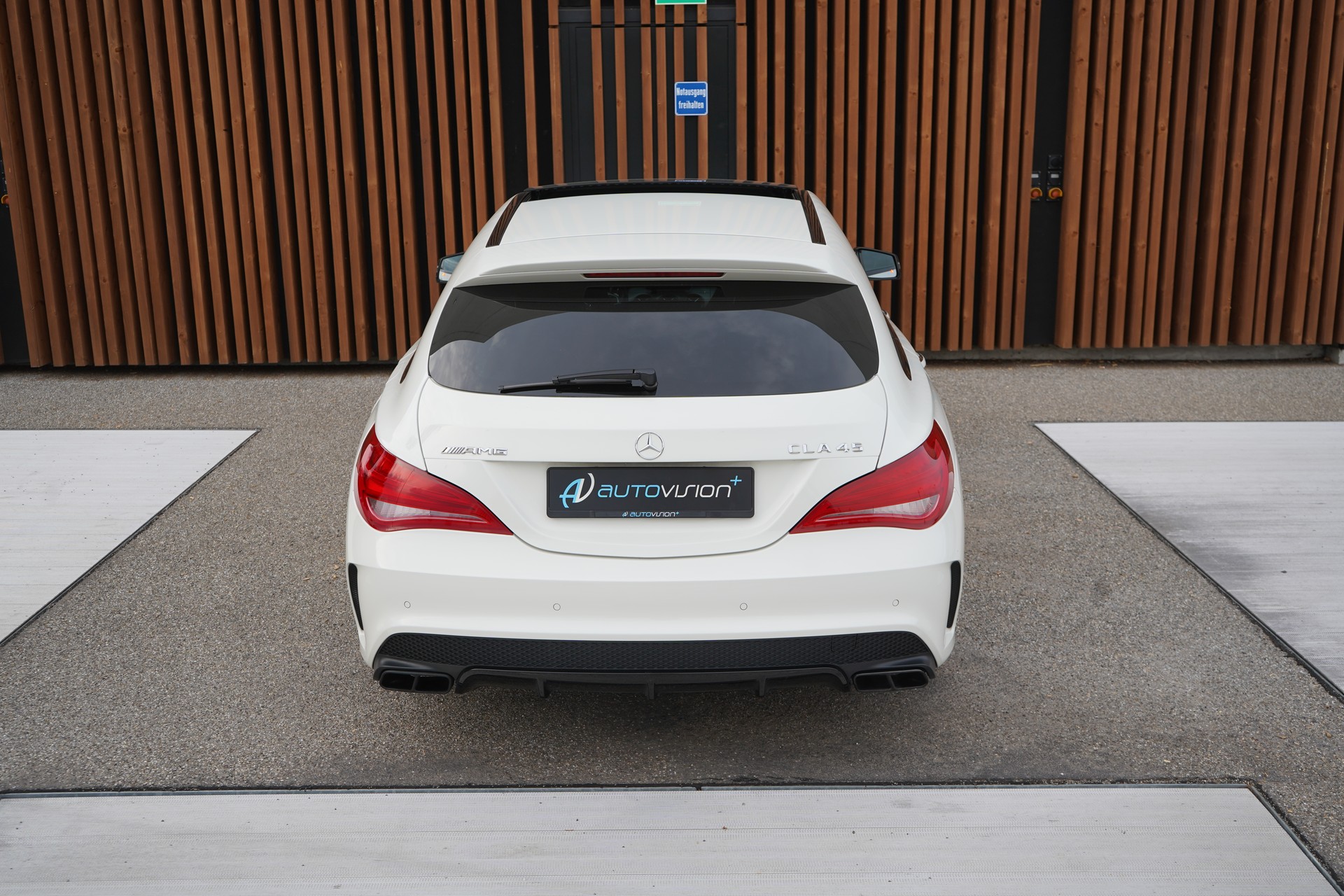 MERCEDES-BENZ CLA SHOOTING BRAKE 45 AMG NIGHT 4MATIC SPEEDSHIFT l 381 PS-image-12