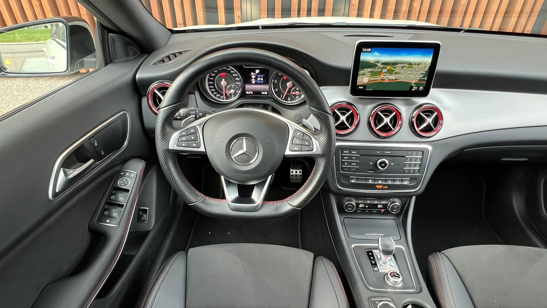 MERCEDES-BENZ CLA SHOOTING BRAKE 45 AMG NIGHT 4MATIC SPEEDSHIFT l 381 PS-image-17