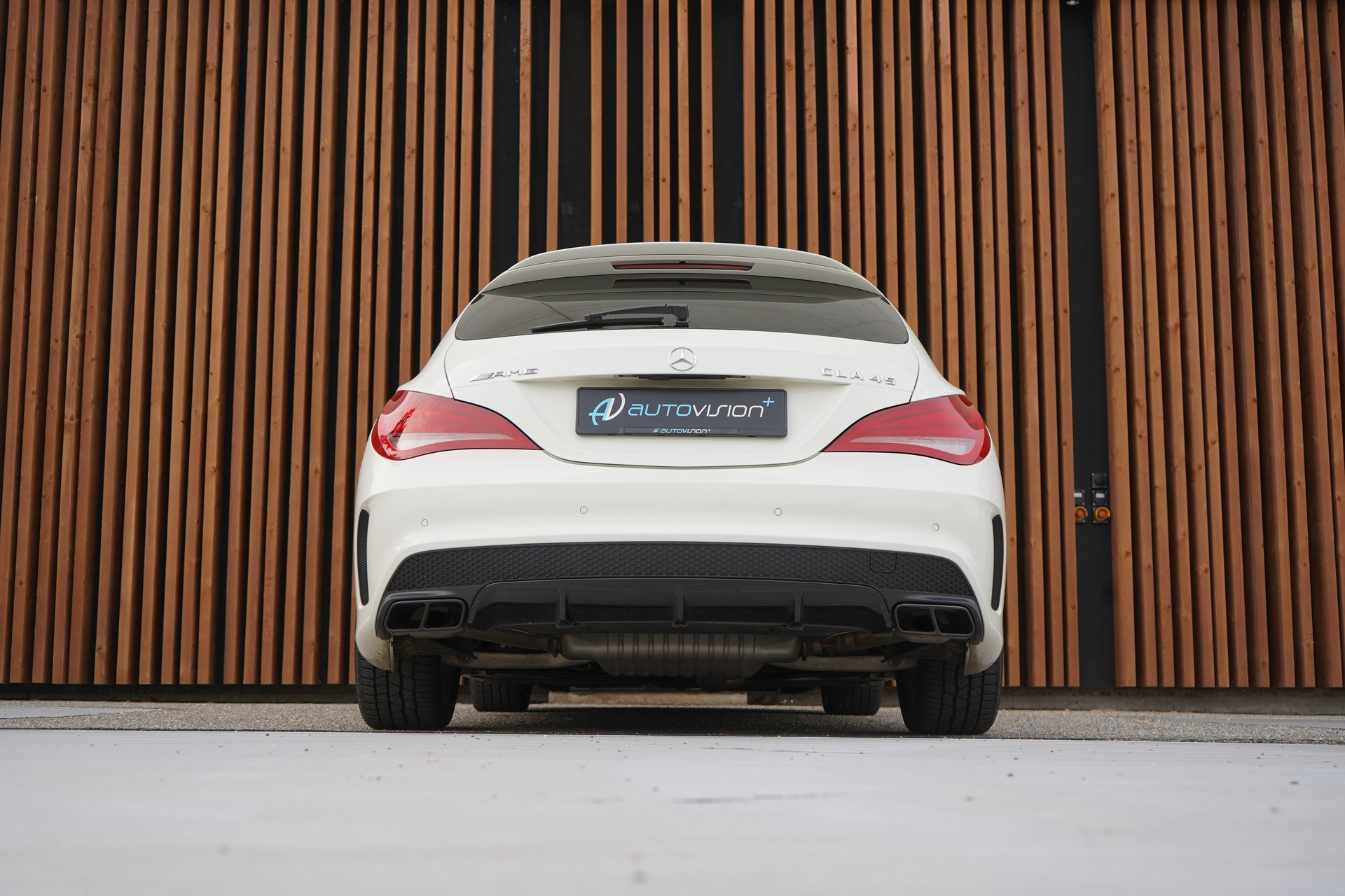 MERCEDES-BENZ CLA SHOOTING BRAKE 45 AMG NIGHT 4MATIC SPEEDSHIFT l 381 PS-image-13