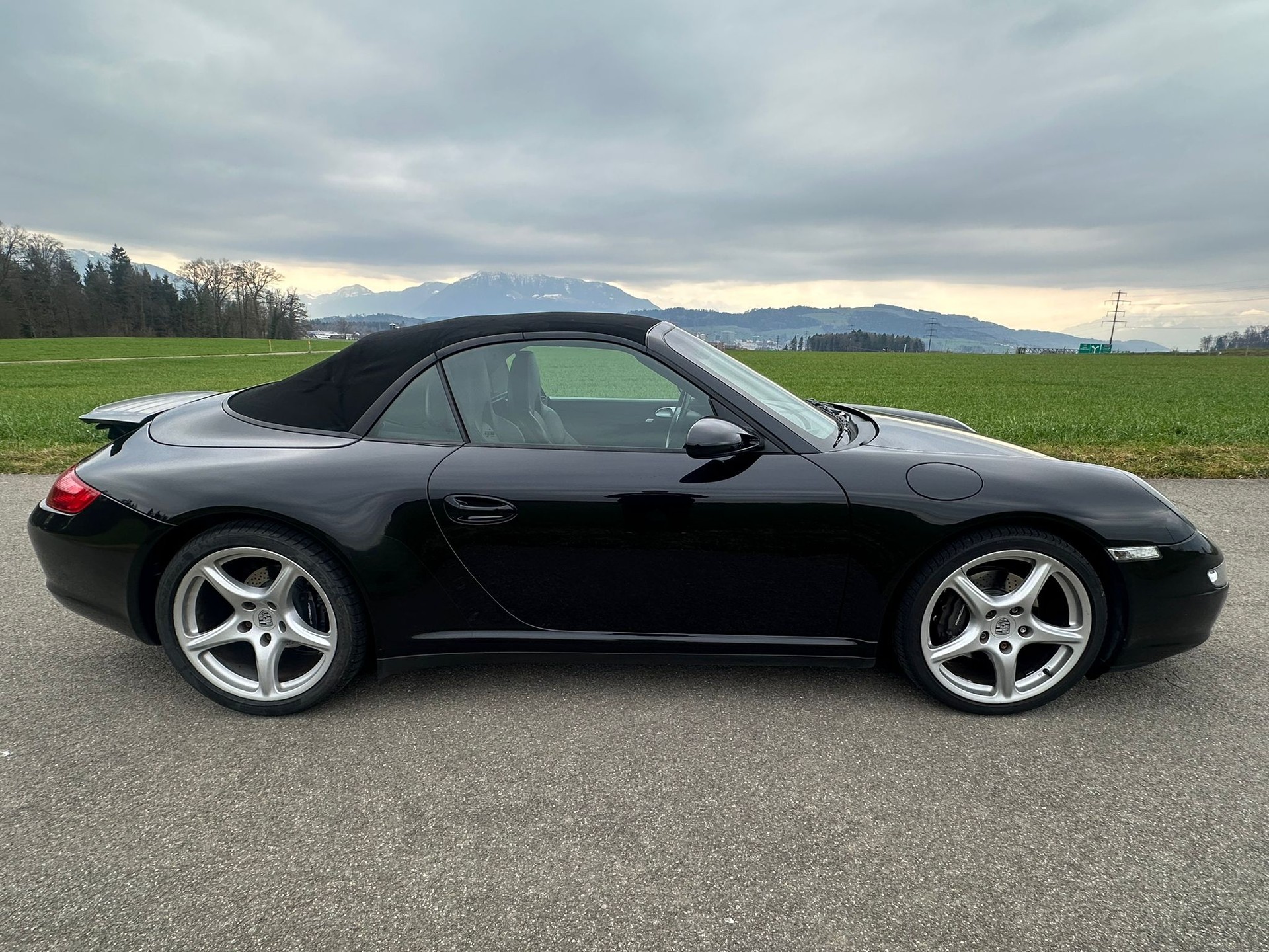 PORSCHE 911 Cabrio Carrera 4-image-8