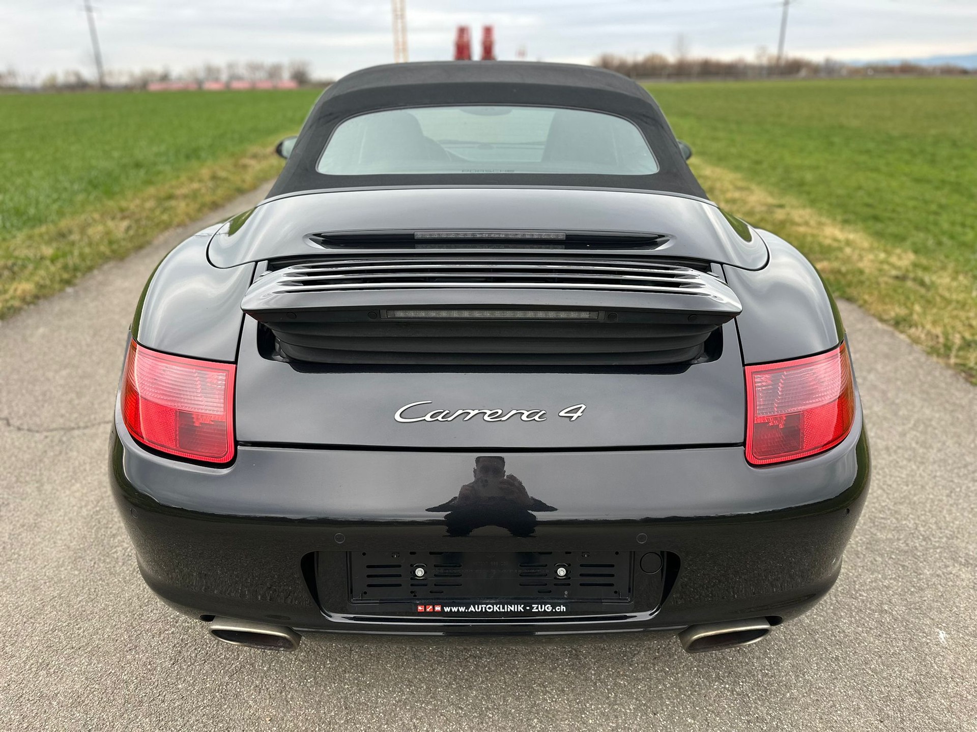PORSCHE 911 Cabrio Carrera 4-image-10