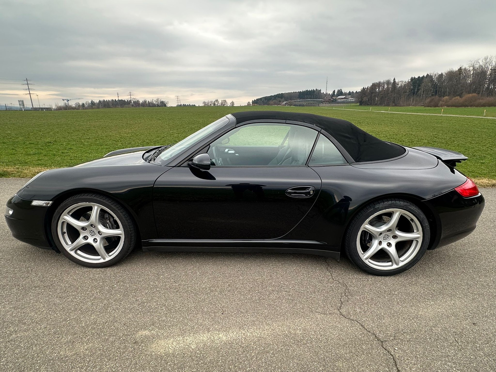 PORSCHE 911 Cabrio Carrera 4-image-13