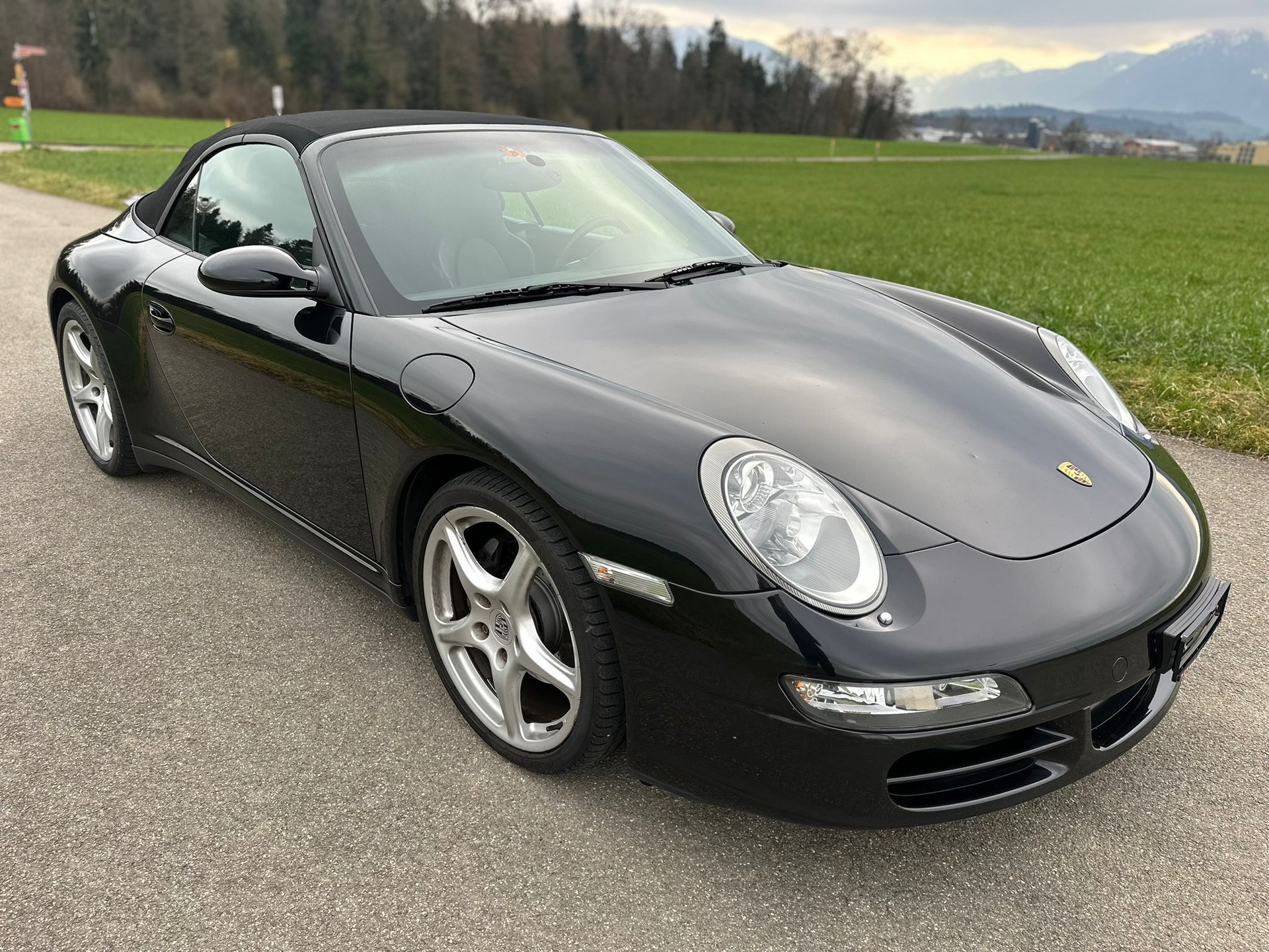 PORSCHE 911 Cabrio Carrera 4-image-7