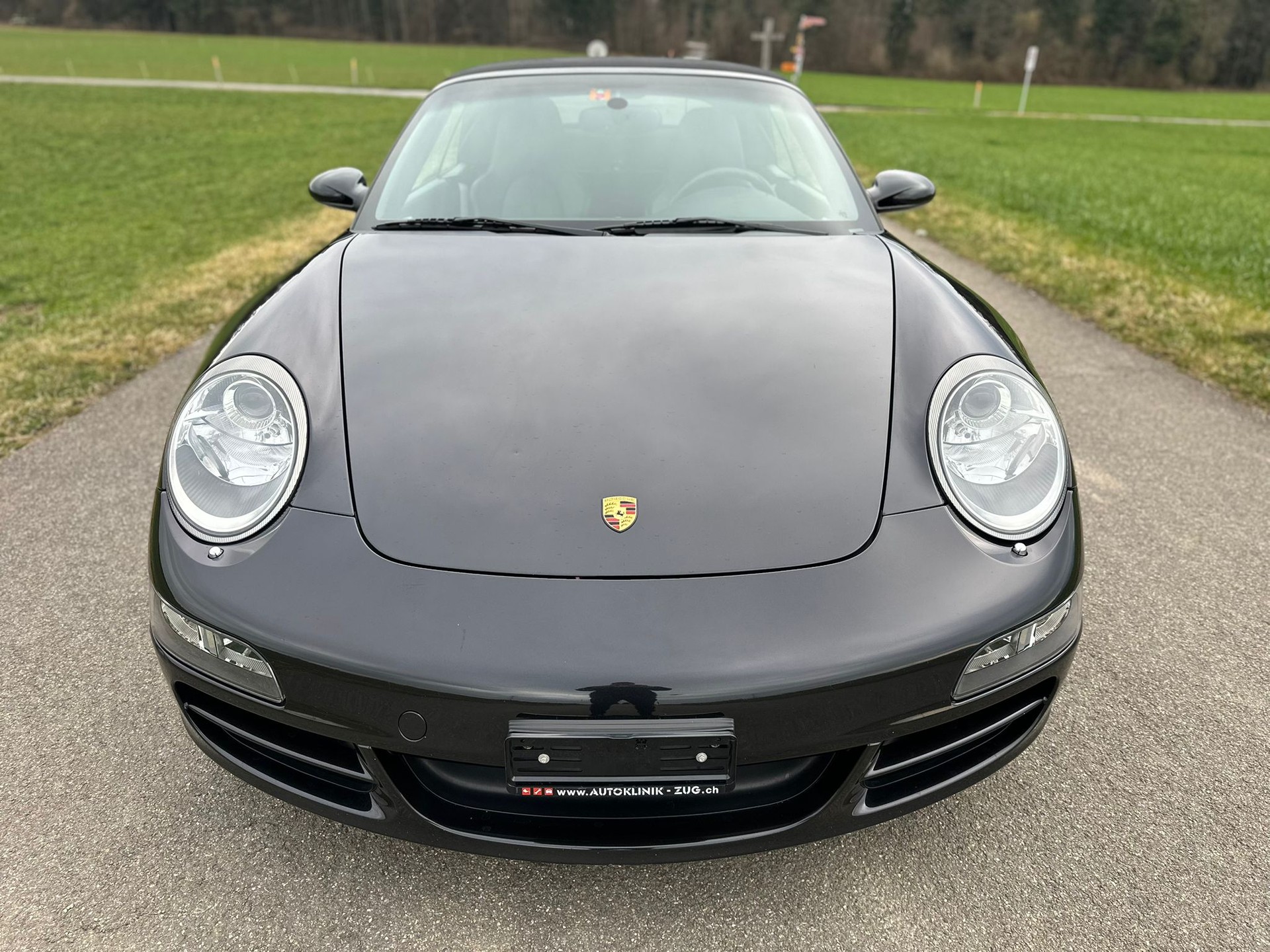 PORSCHE 911 Cabrio Carrera 4-image-6