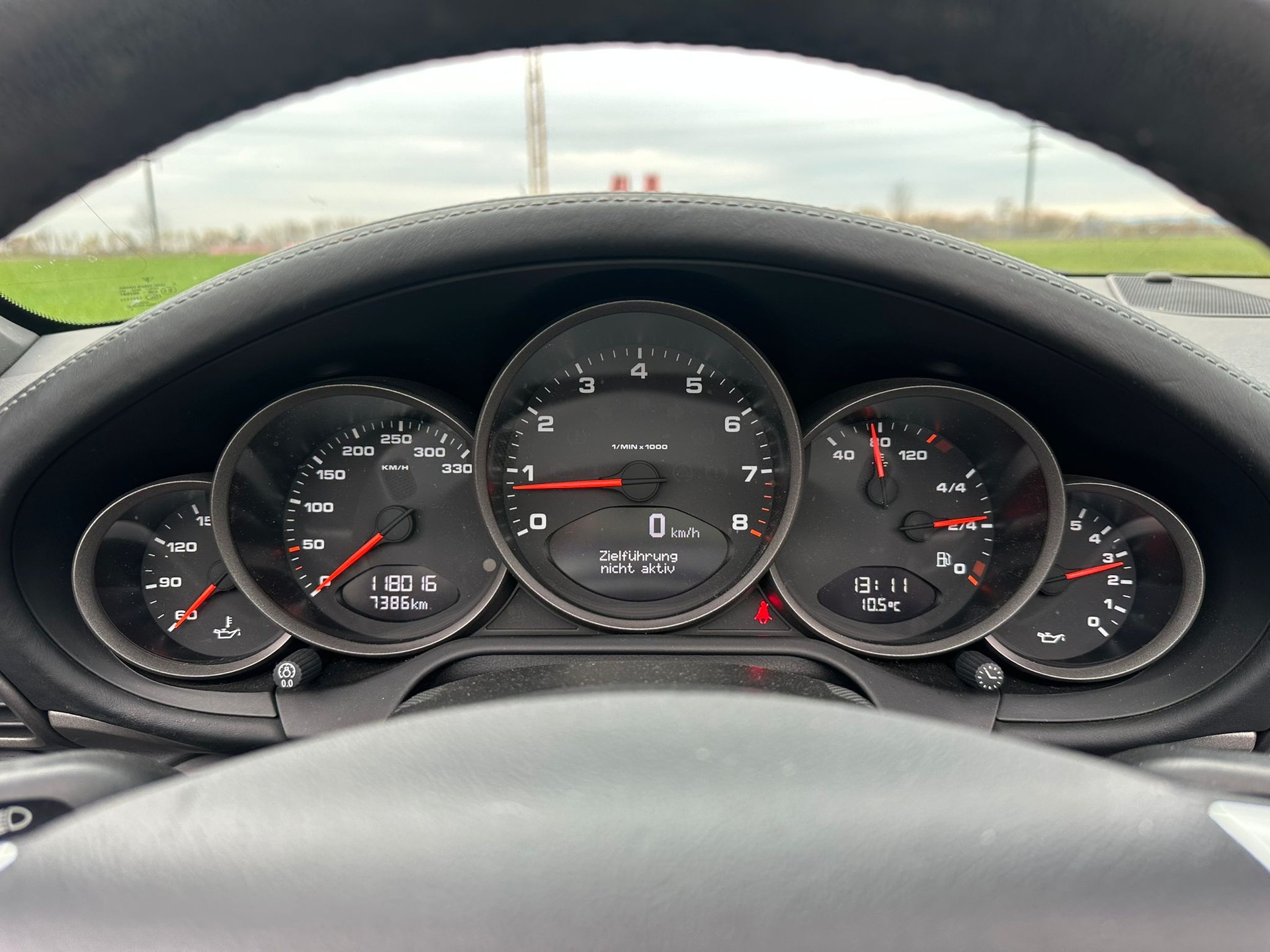 PORSCHE 911 Cabrio Carrera 4-image-18