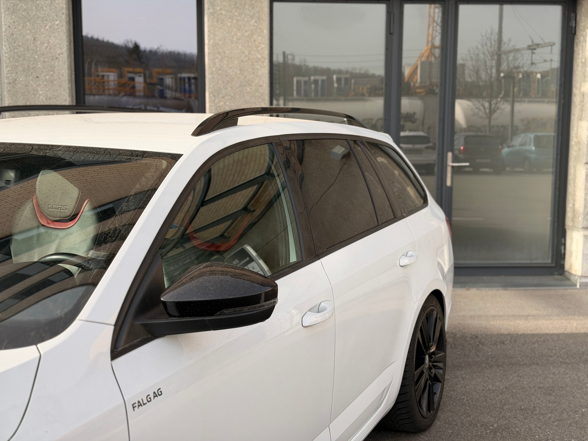 SKODA Octavia Combi 2.0 TDI RS DSG-image-9