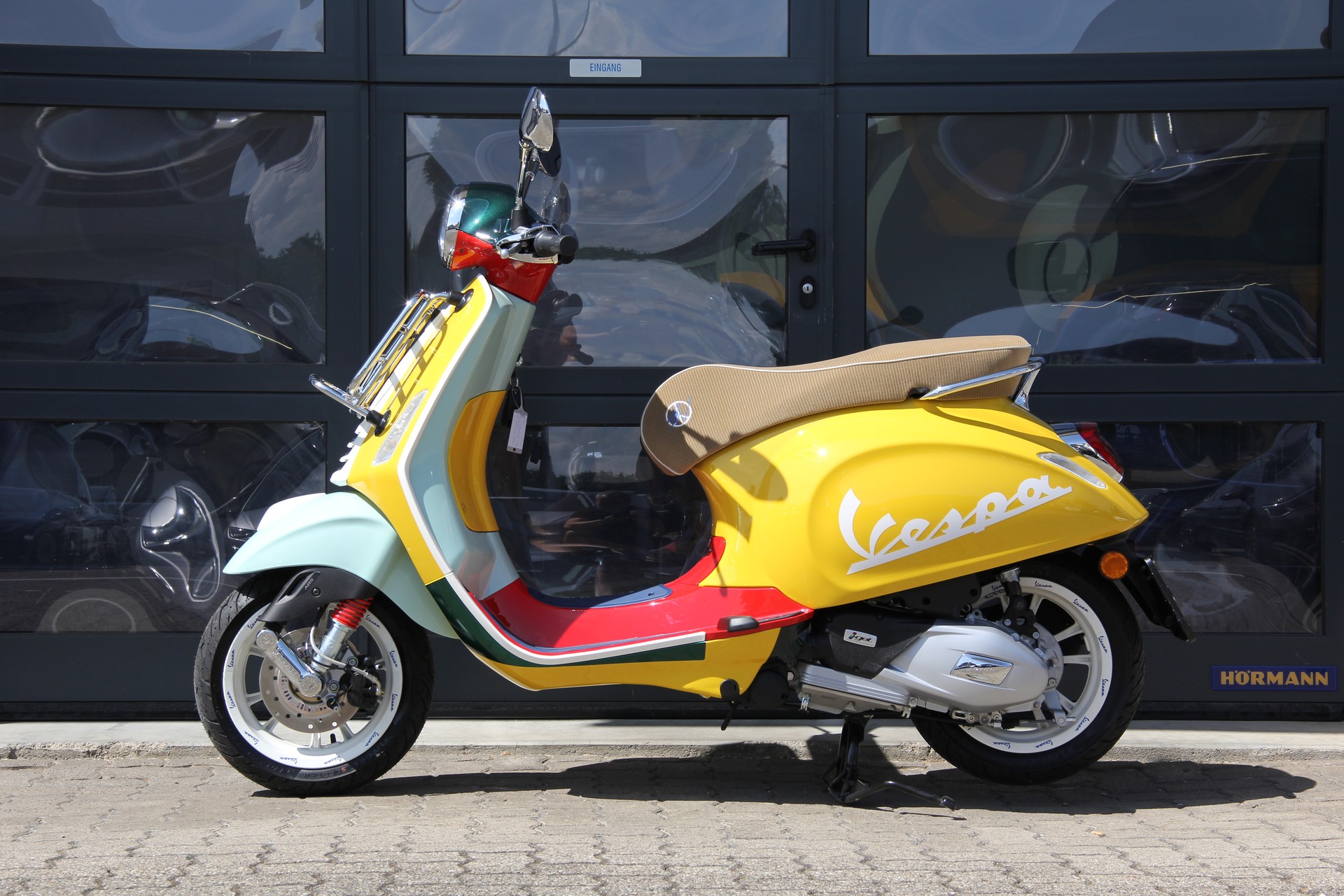 PIAGGIO Vespa 125 Primavera Wotherspoon-image-1