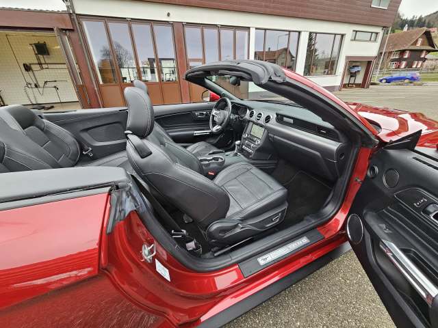 FORD Mustang Convertible 5.0 V8 GT-image-9