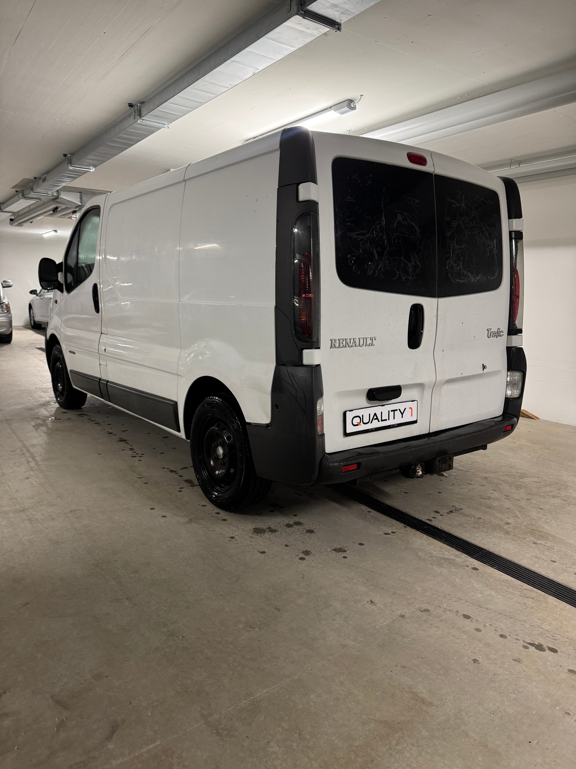 RENAULT Trafic 1.9 dCi 100 2.7t-image-4