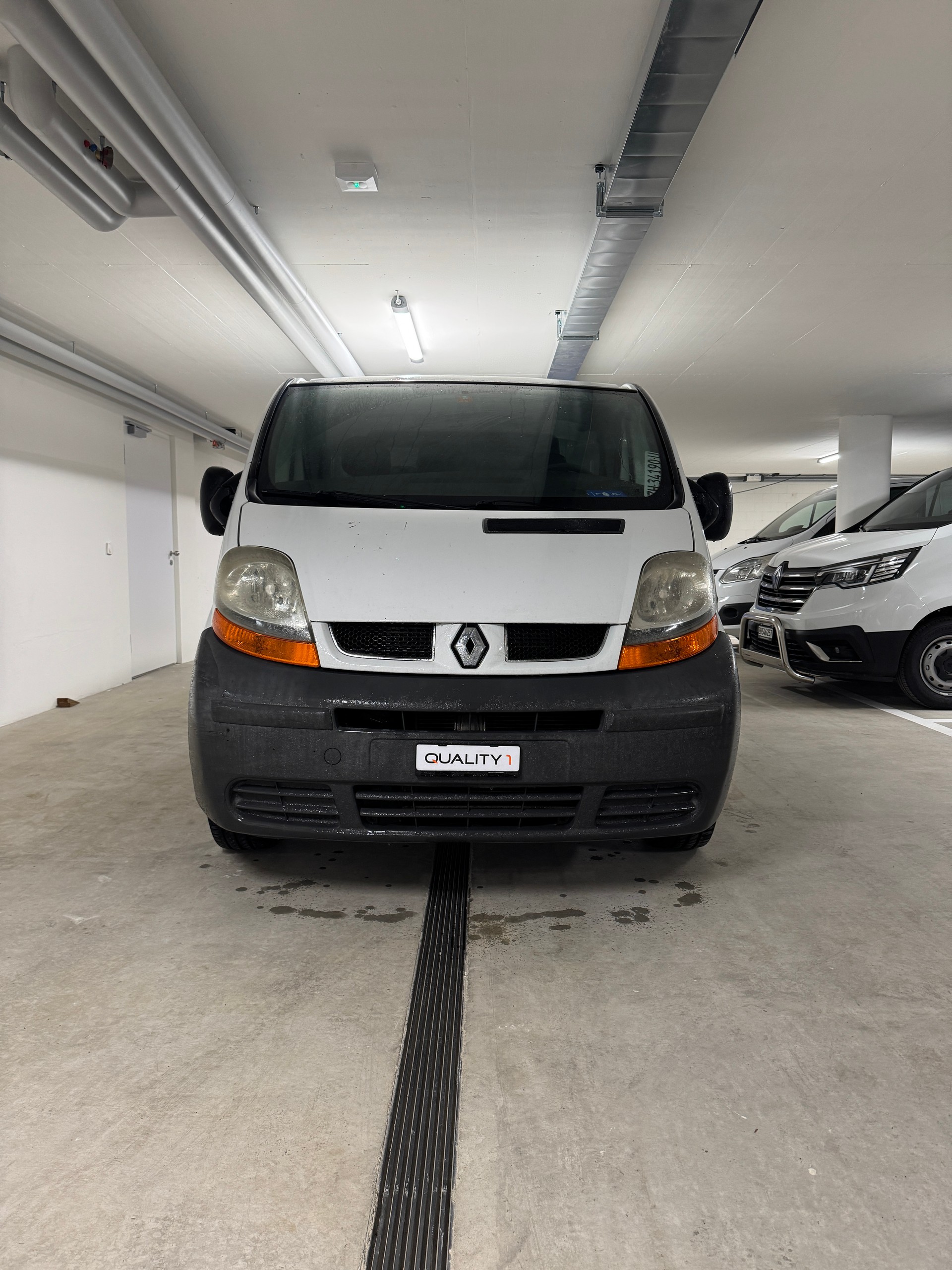 RENAULT Trafic 1.9 dCi 100 2.7t-image-1