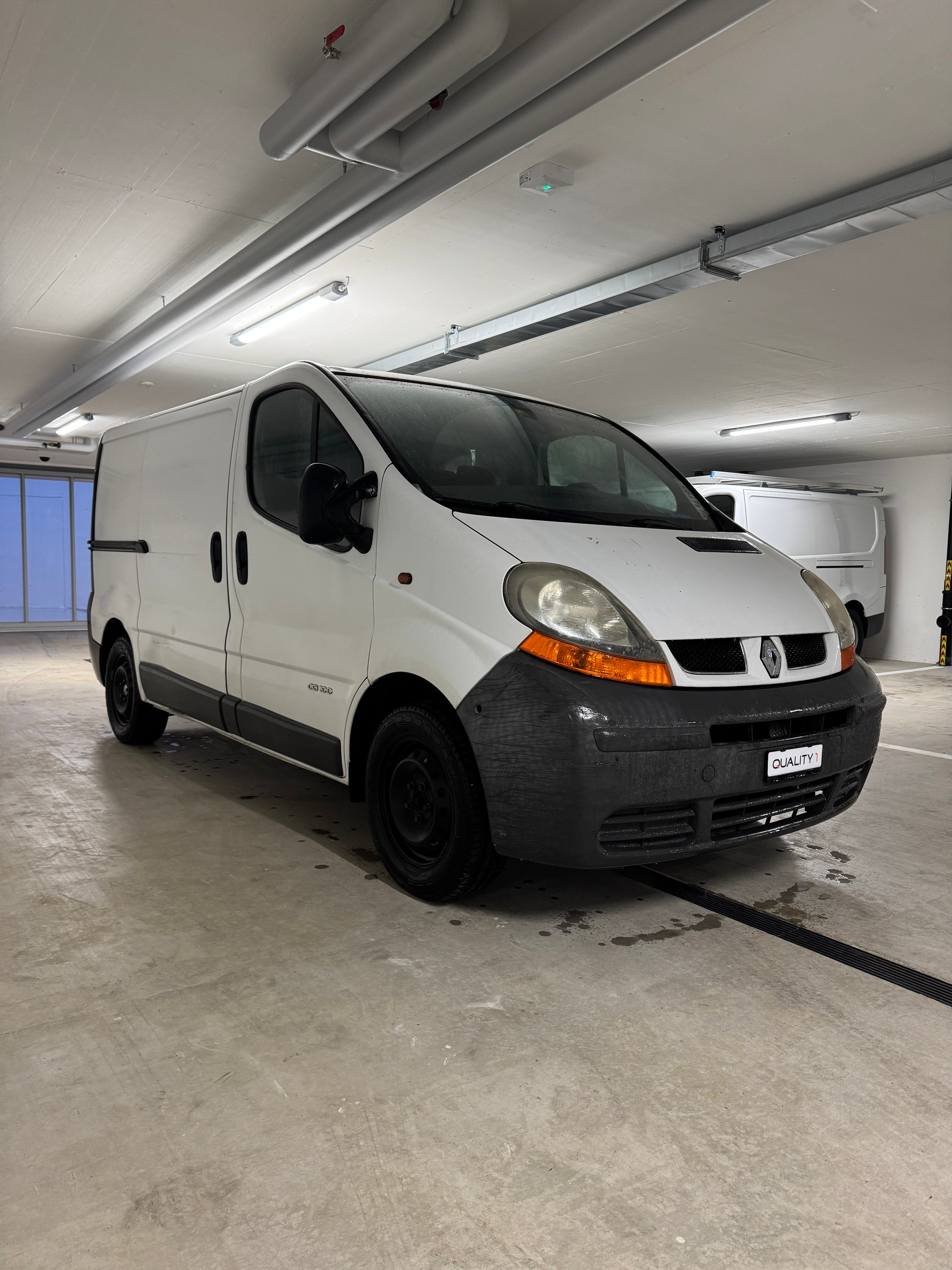 RENAULT Trafic 1.9 dCi 100 2.7t-image-2