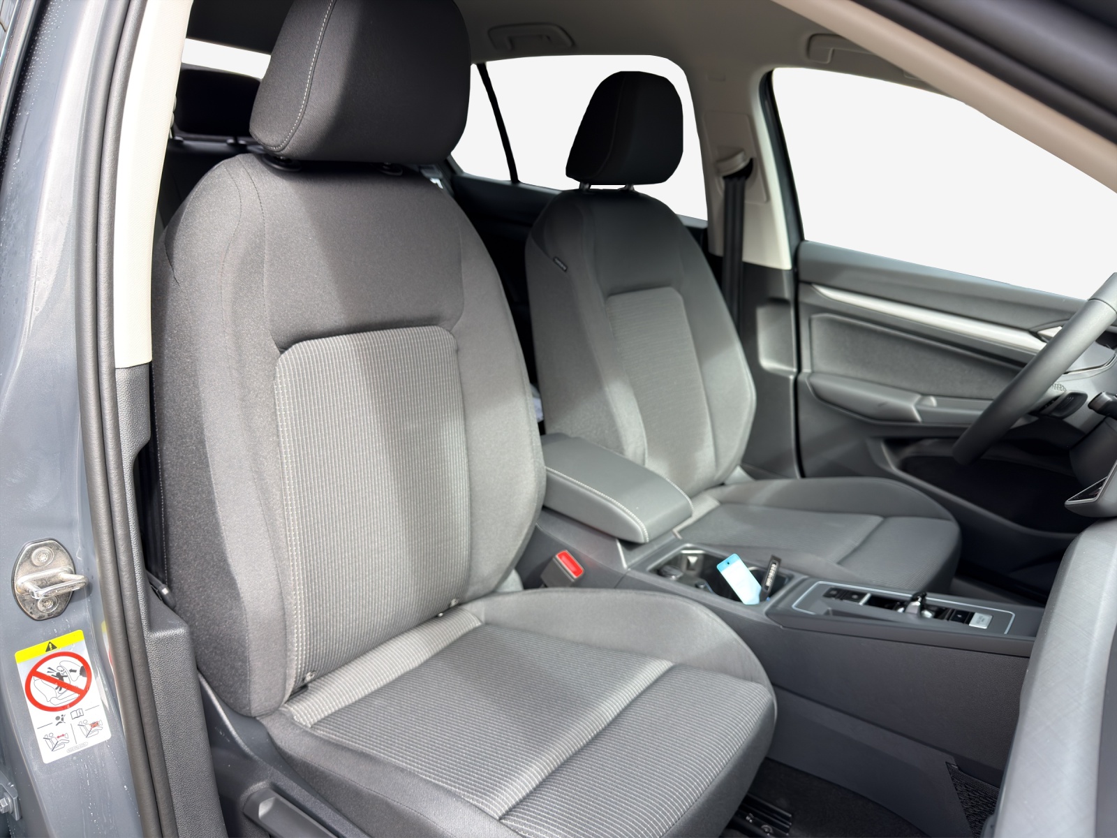 VW Golf 1.5 e TSI mHEV Value DSG-image-14