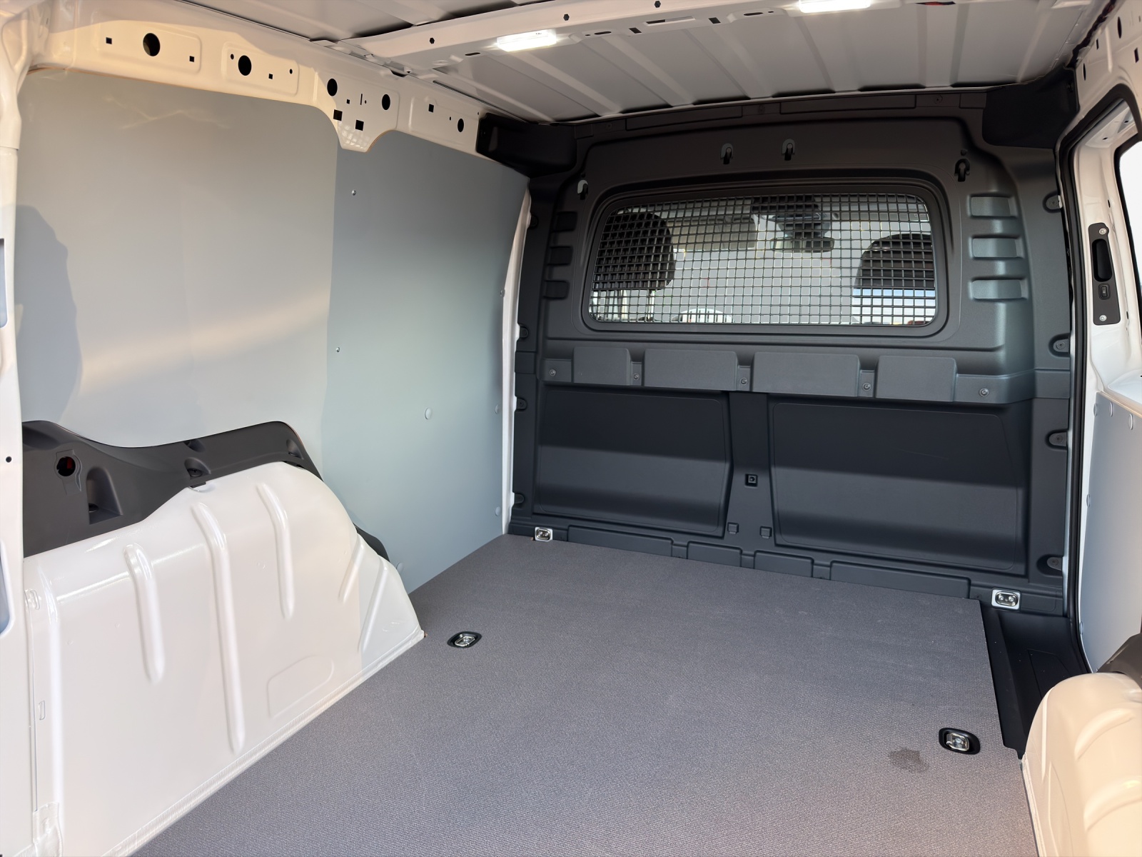 VW Caddy Cargo 2.0TDI Entry-image-14