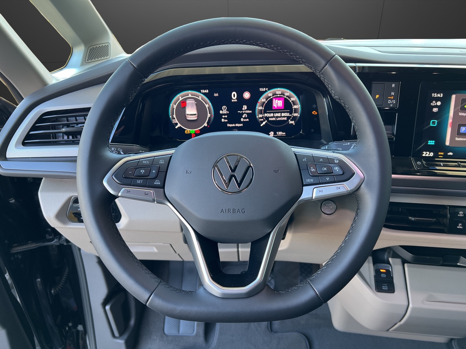 VW California 2.0 TSI Beach Tour Liberty-image-6