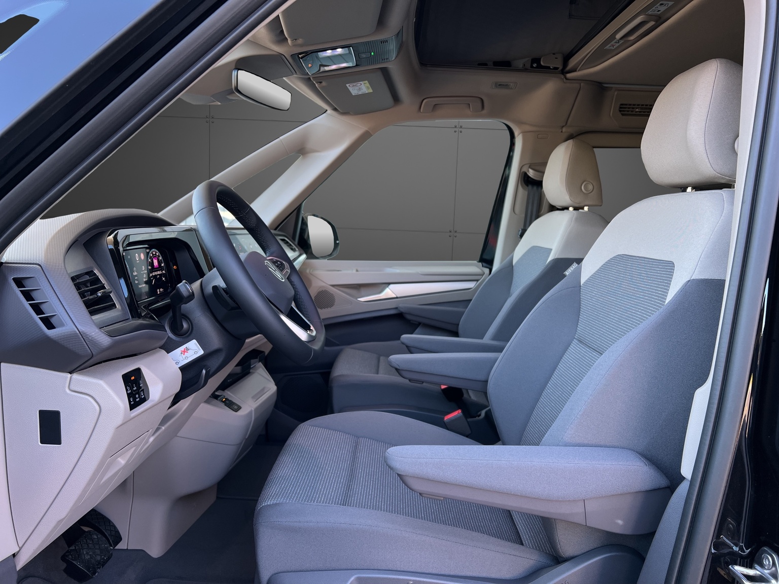 VW California 2.0 TSI Beach Tour Liberty-image-5