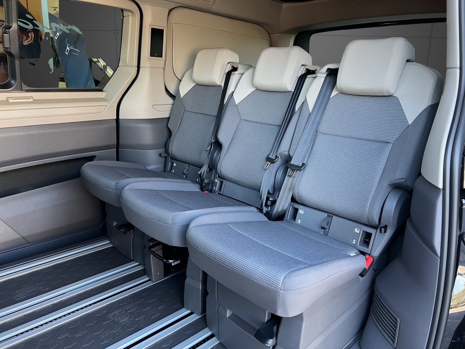 VW California 2.0 TSI Beach Tour Liberty-image-8