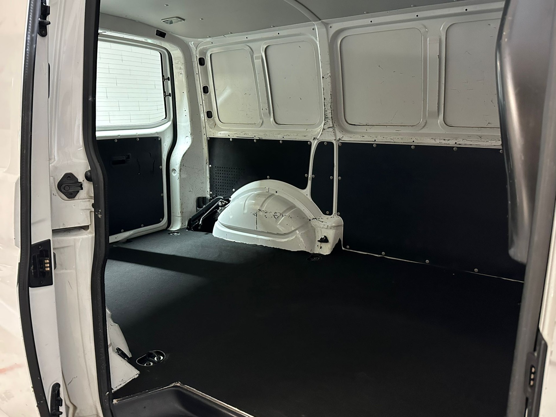 VW T6 2.0 TDI Euro 5-image-13