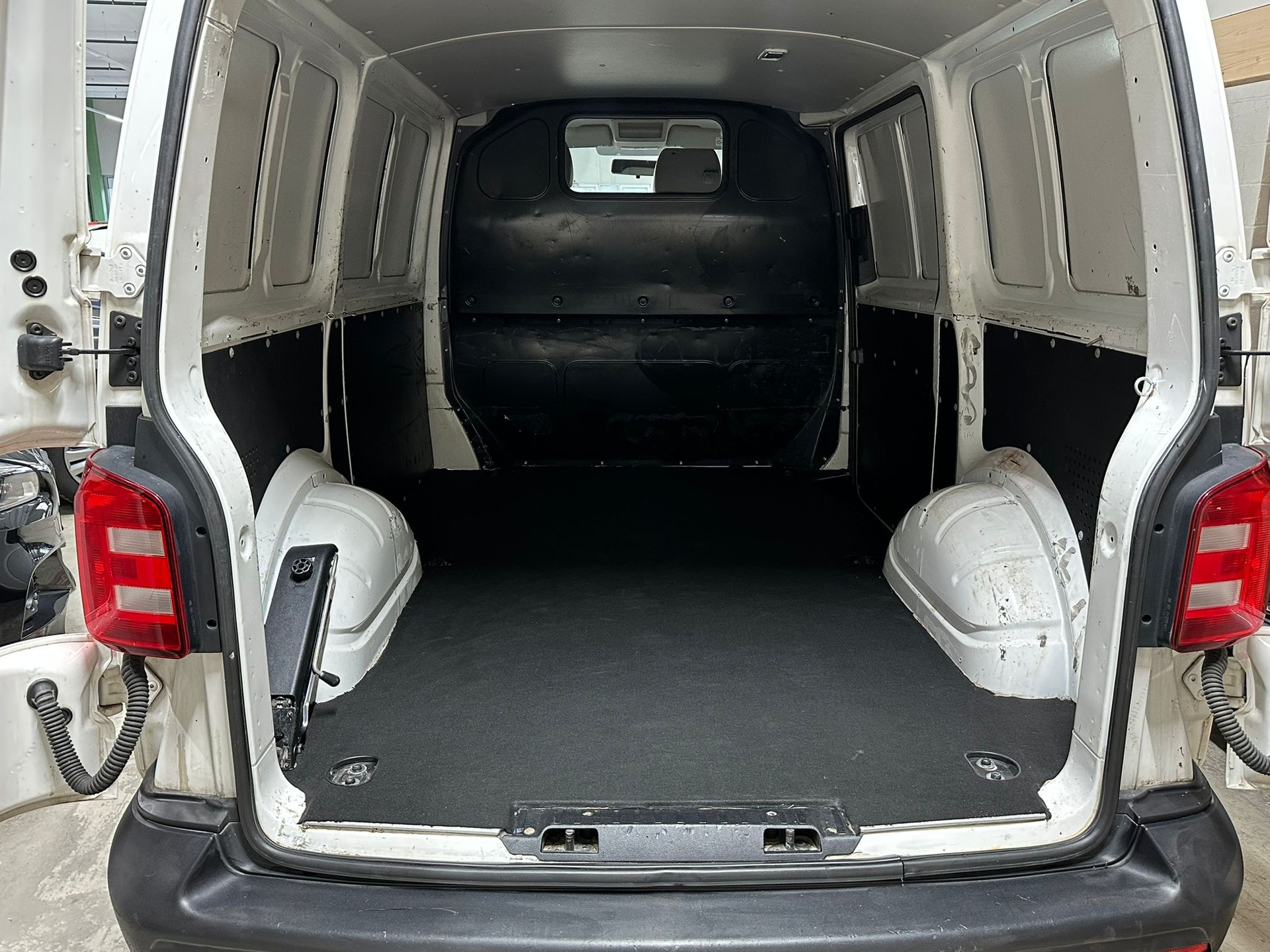 VW T6 2.0 TDI Euro 5-image-14