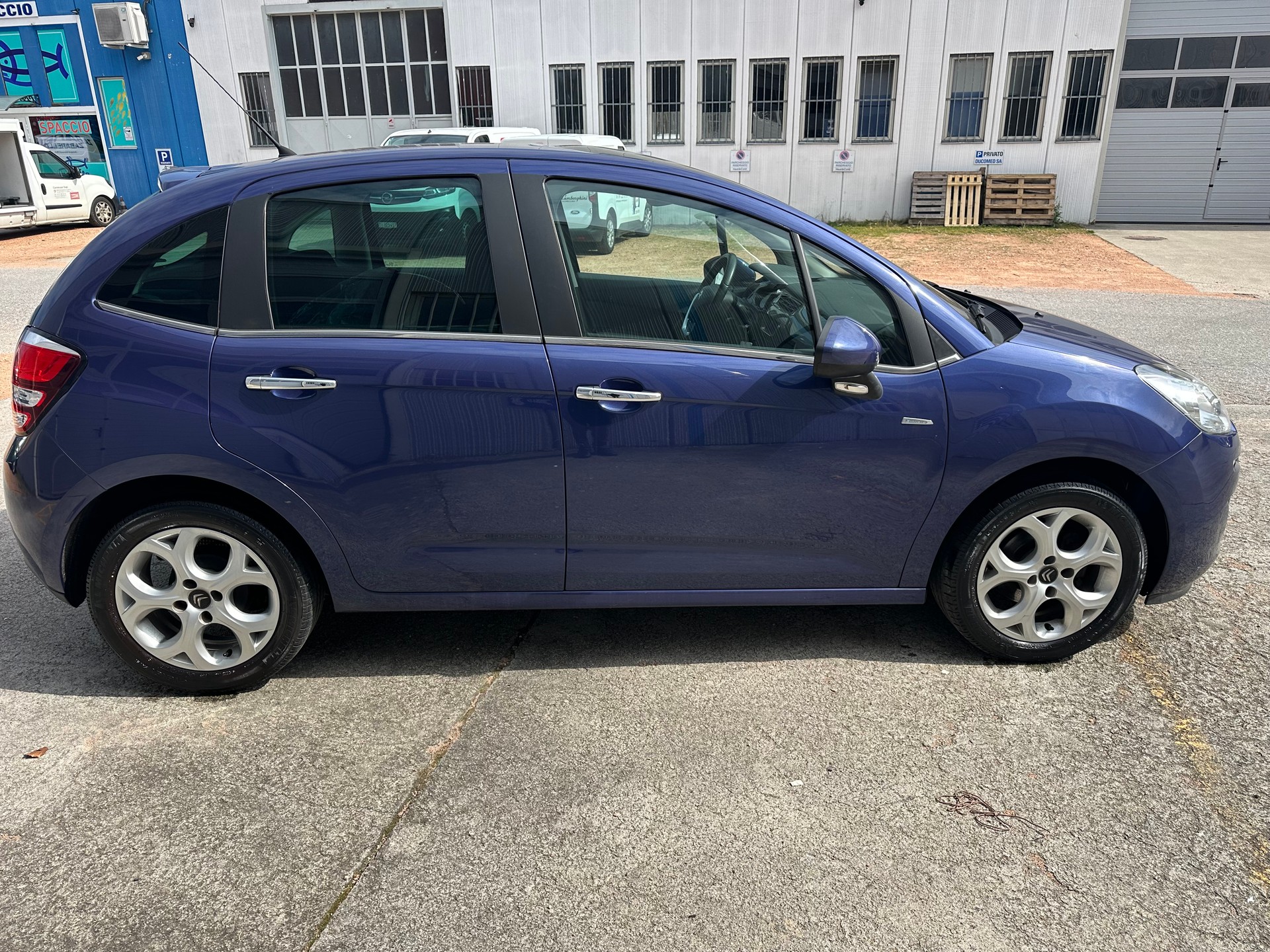 CITROEN C3 1.2i Exclusive-image-4