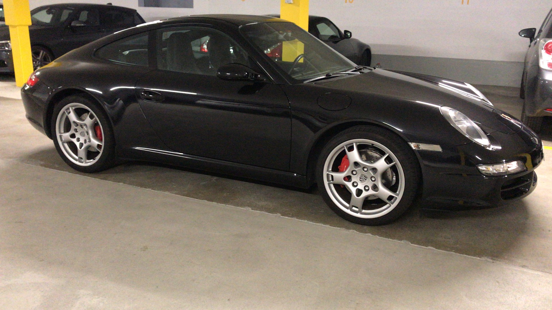 PORSCHE 911 Carrera S-image-8