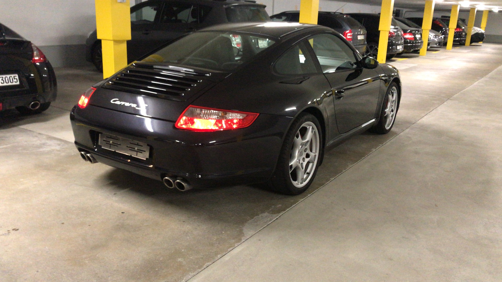 PORSCHE 911 Carrera S-image-7
