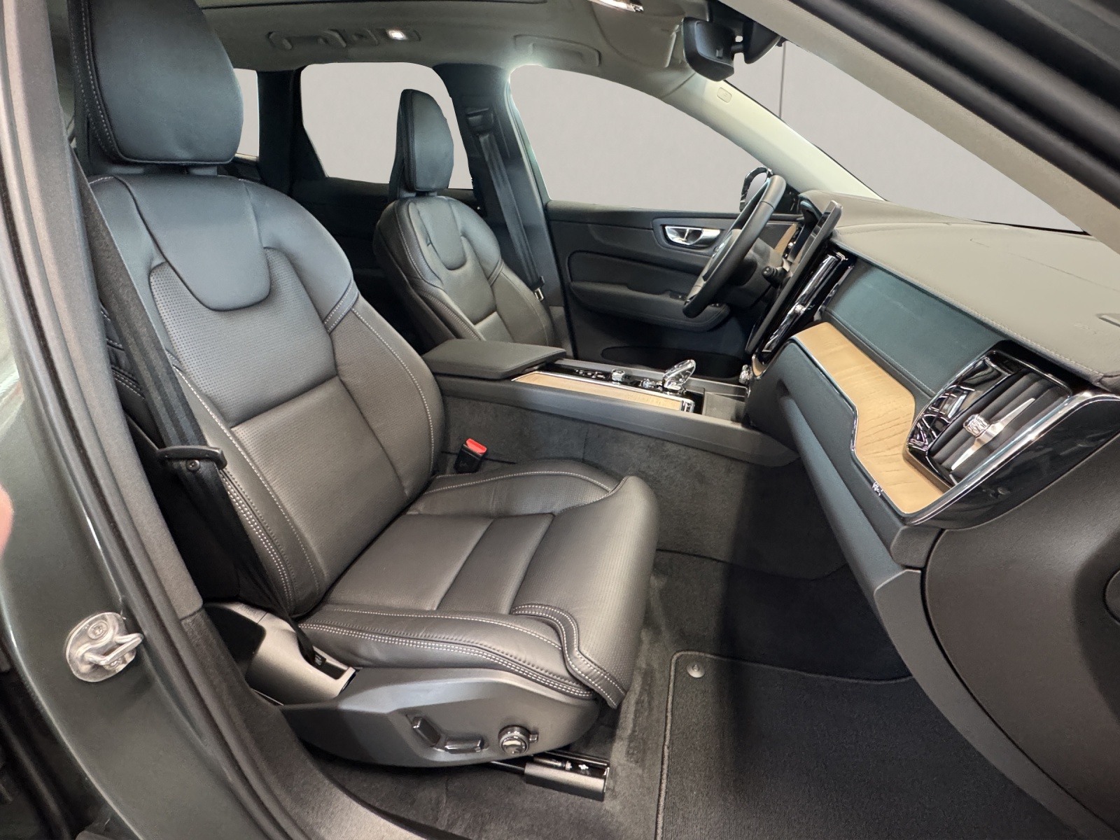 VOLVO XC60 2.0 T8 TE Ultra Dark eAWD-image-10