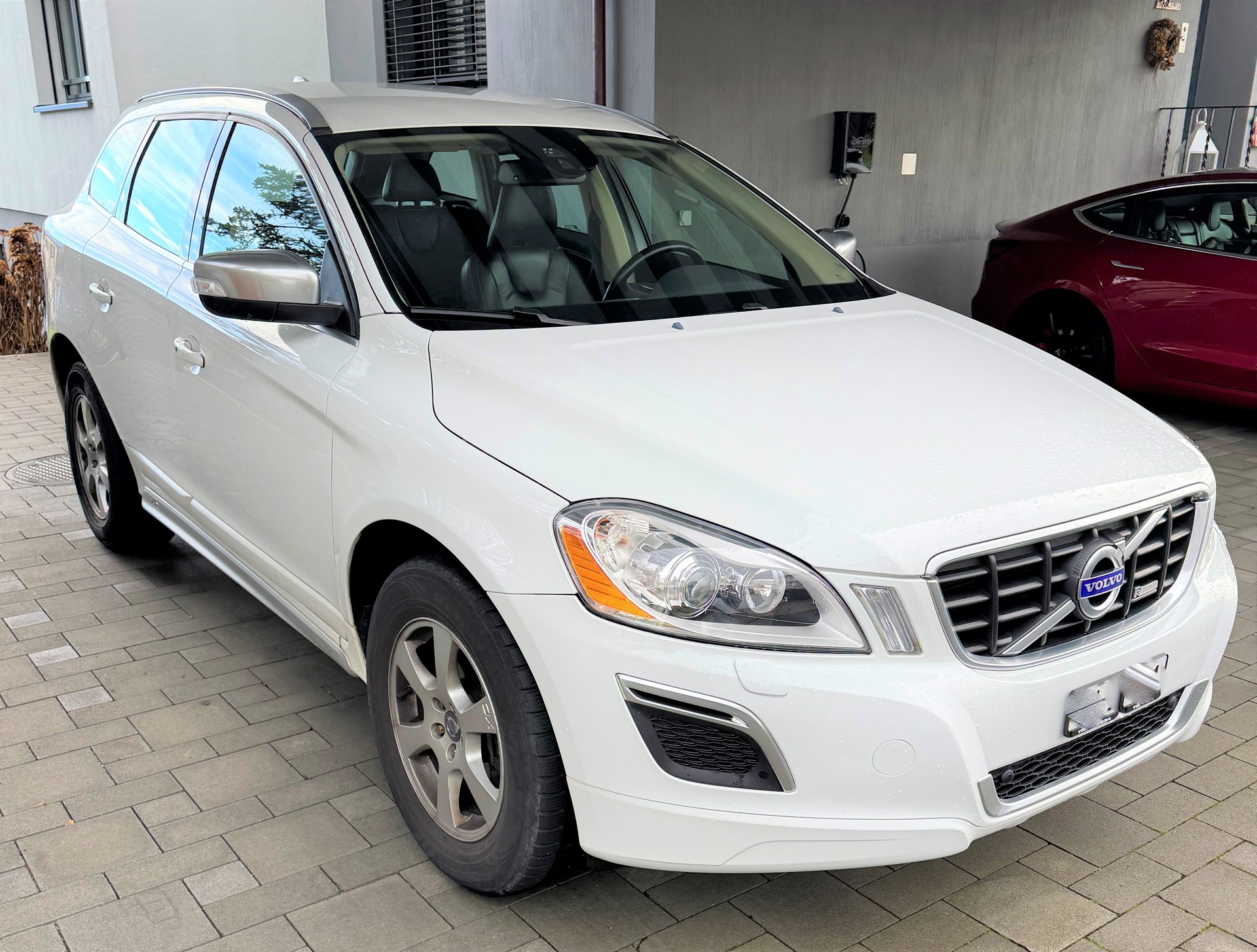 VOLVO XC60 D4 AWD R-Design Geartronic-image-1