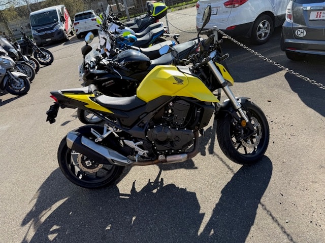 HONDA CB 750 Hornet (35kW)-showroom-element-3