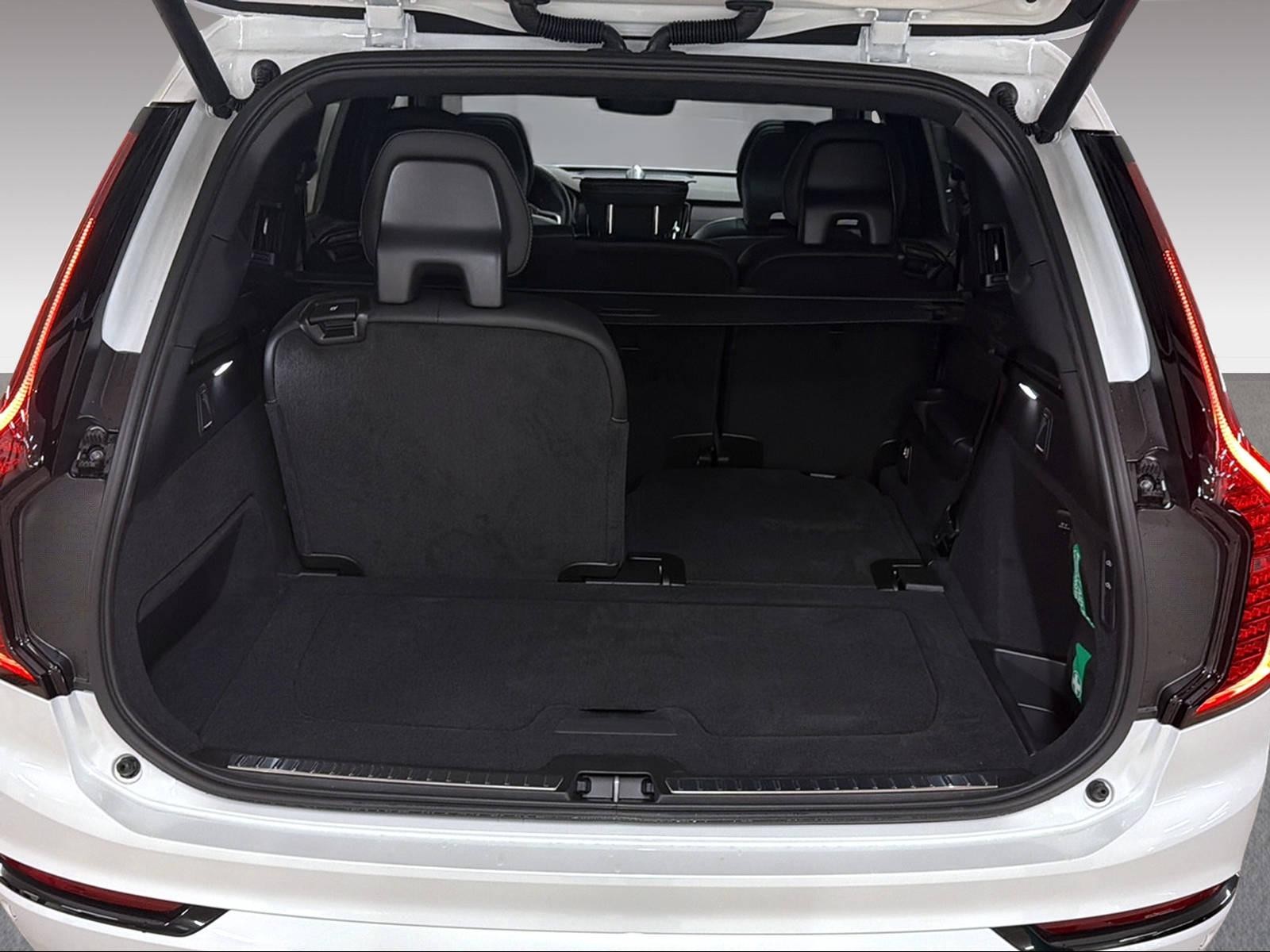 VOLVO XC90 T8 eAWD PluginHybrid Black Edition Geartronic-image-13