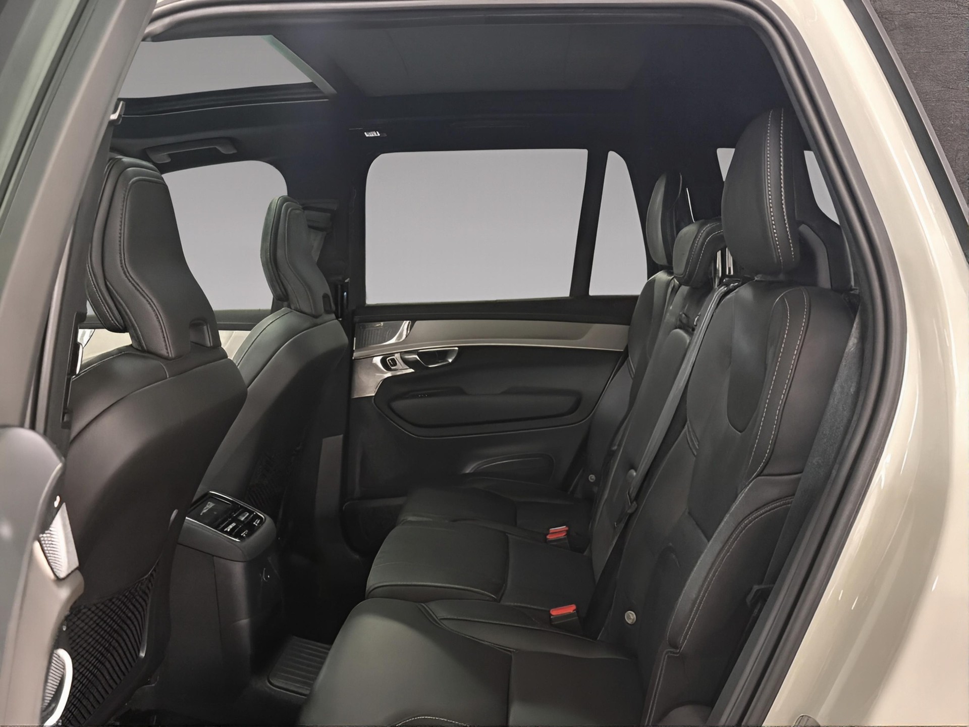 VOLVO XC90 T8 eAWD PluginHybrid Black Edition Geartronic-image-12