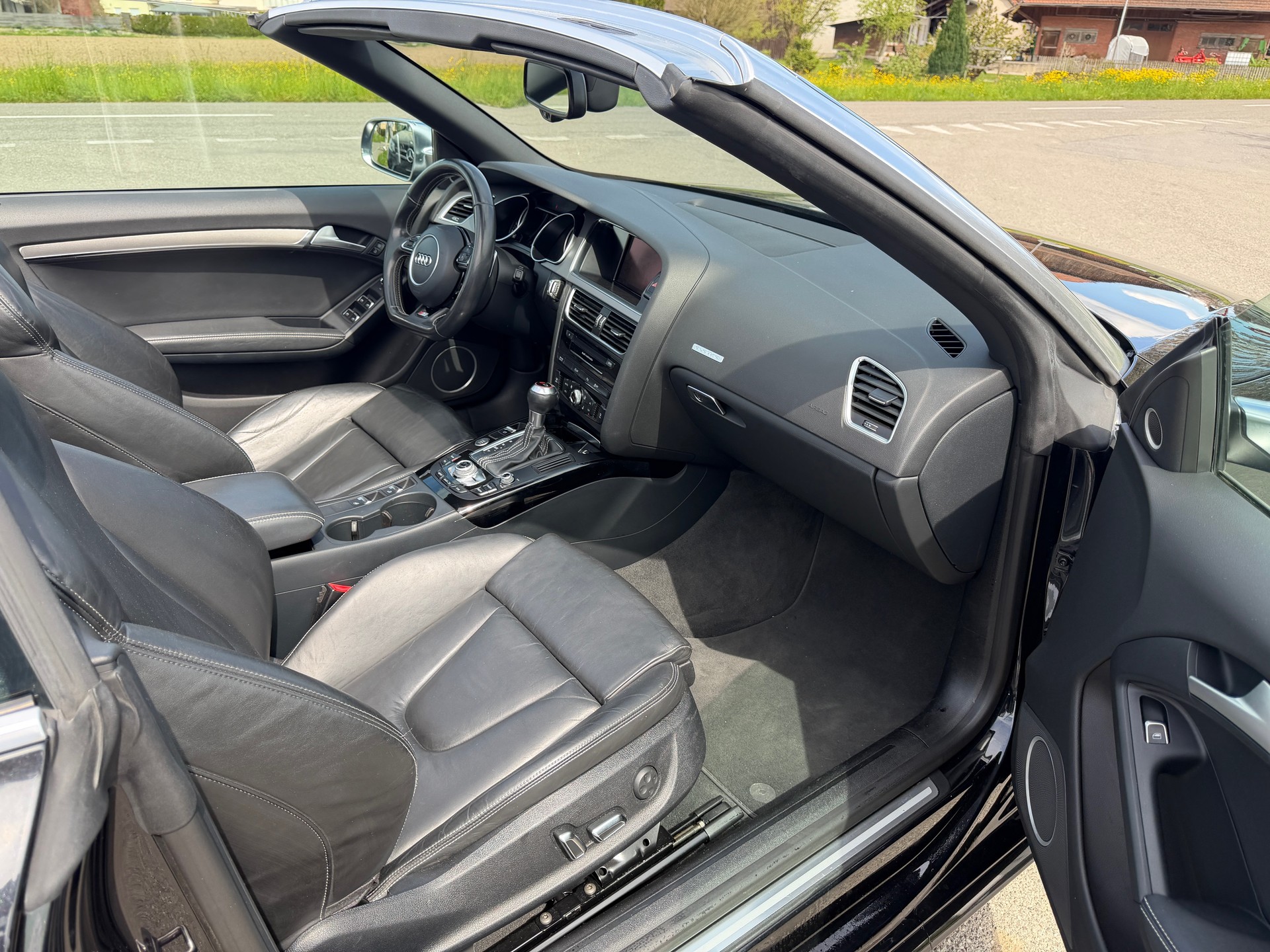 AUDI S5 Cabrio 3.0 TFSI quattro S-tronic-image-7