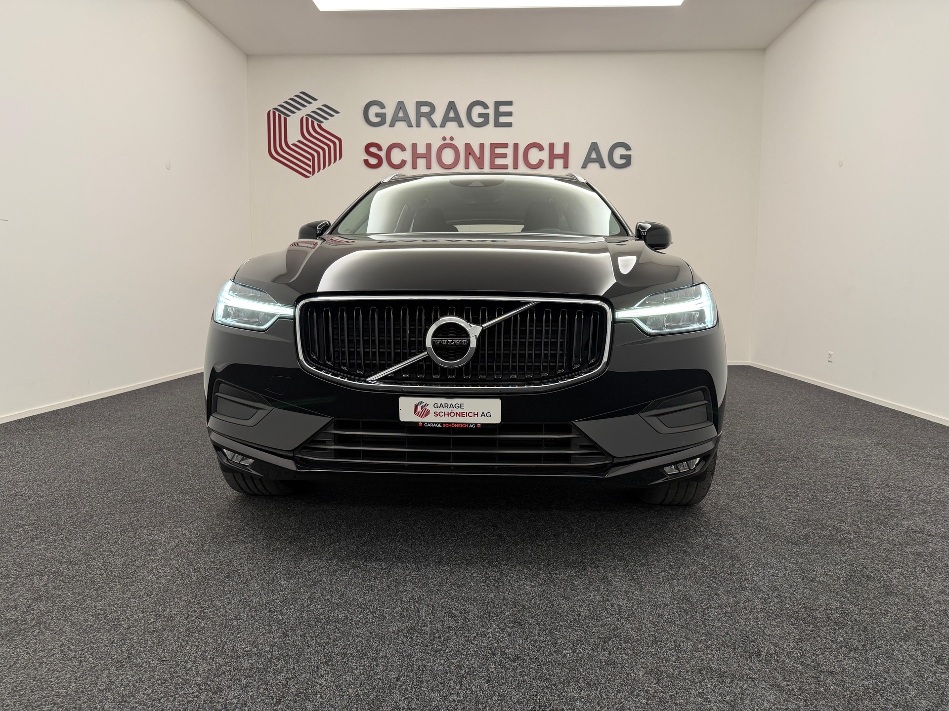VOLVO XC60 2.0 B4 MH Momentum AWD-image-1