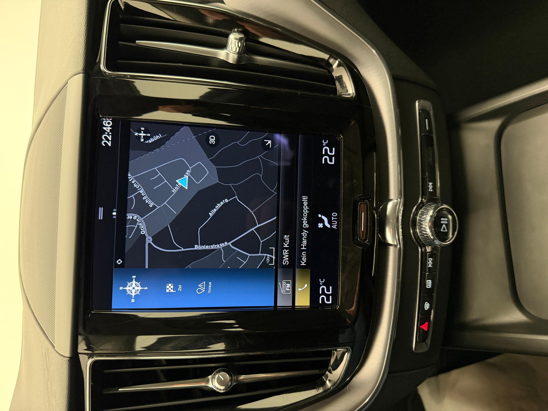 VOLVO XC60 2.0 B4 MH Momentum AWD-image-19