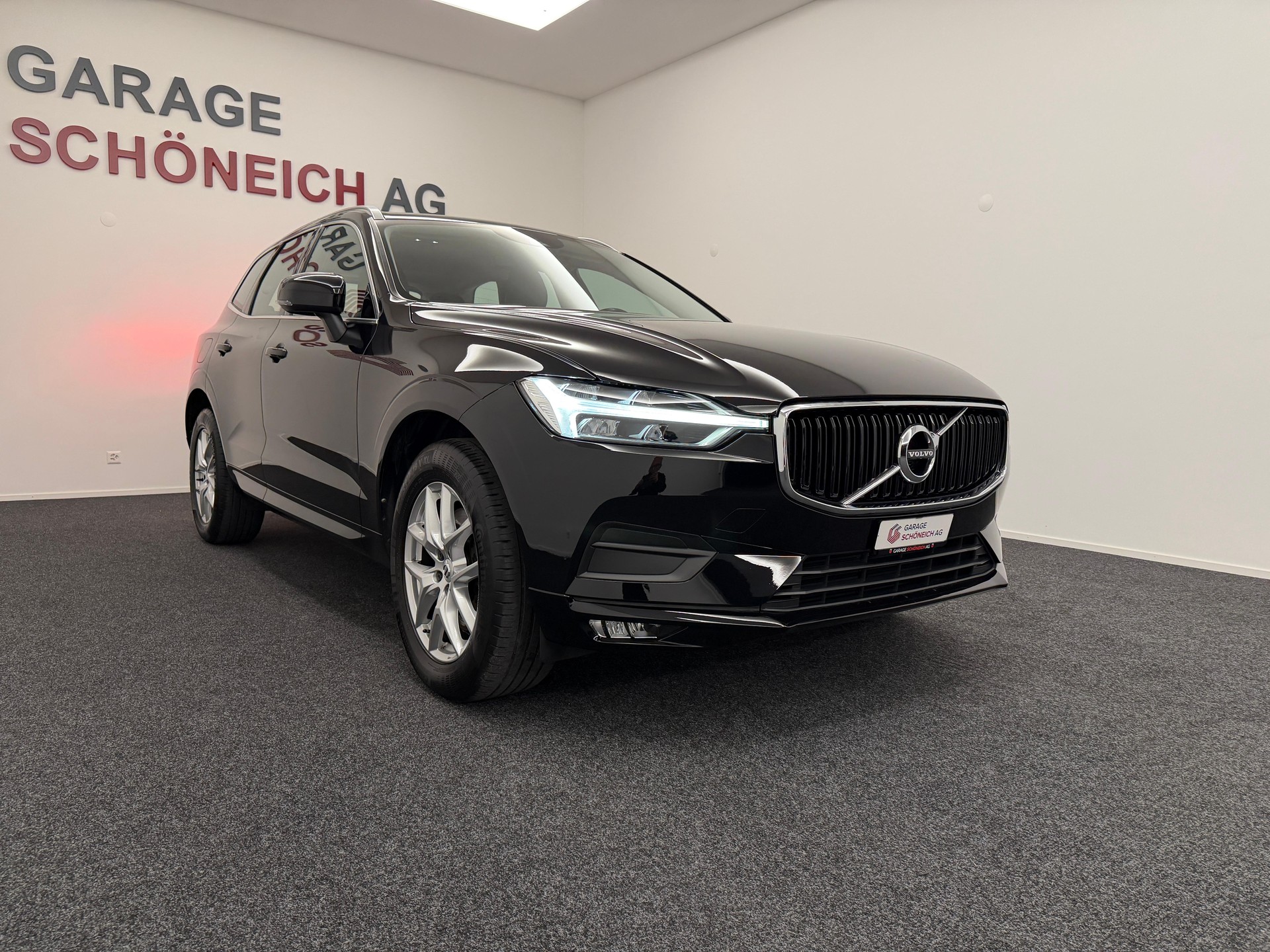 VOLVO XC60 2.0 B4 MH Momentum AWD-image-2