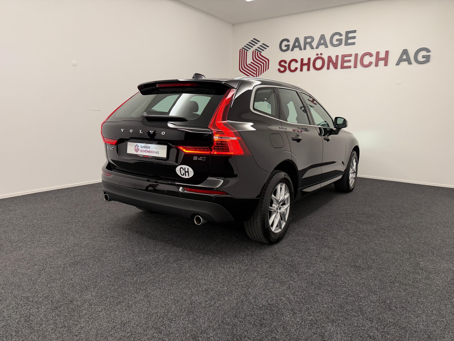 VOLVO XC60 2.0 B4 MH Momentum AWD-image-4