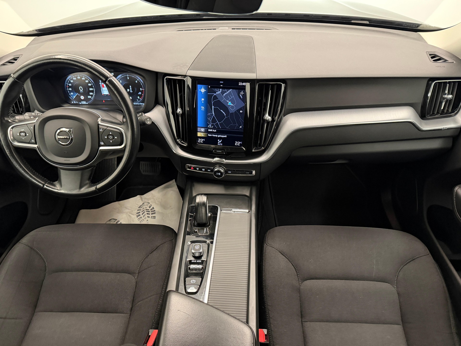 VOLVO XC60 2.0 B4 MH Momentum AWD-image-15