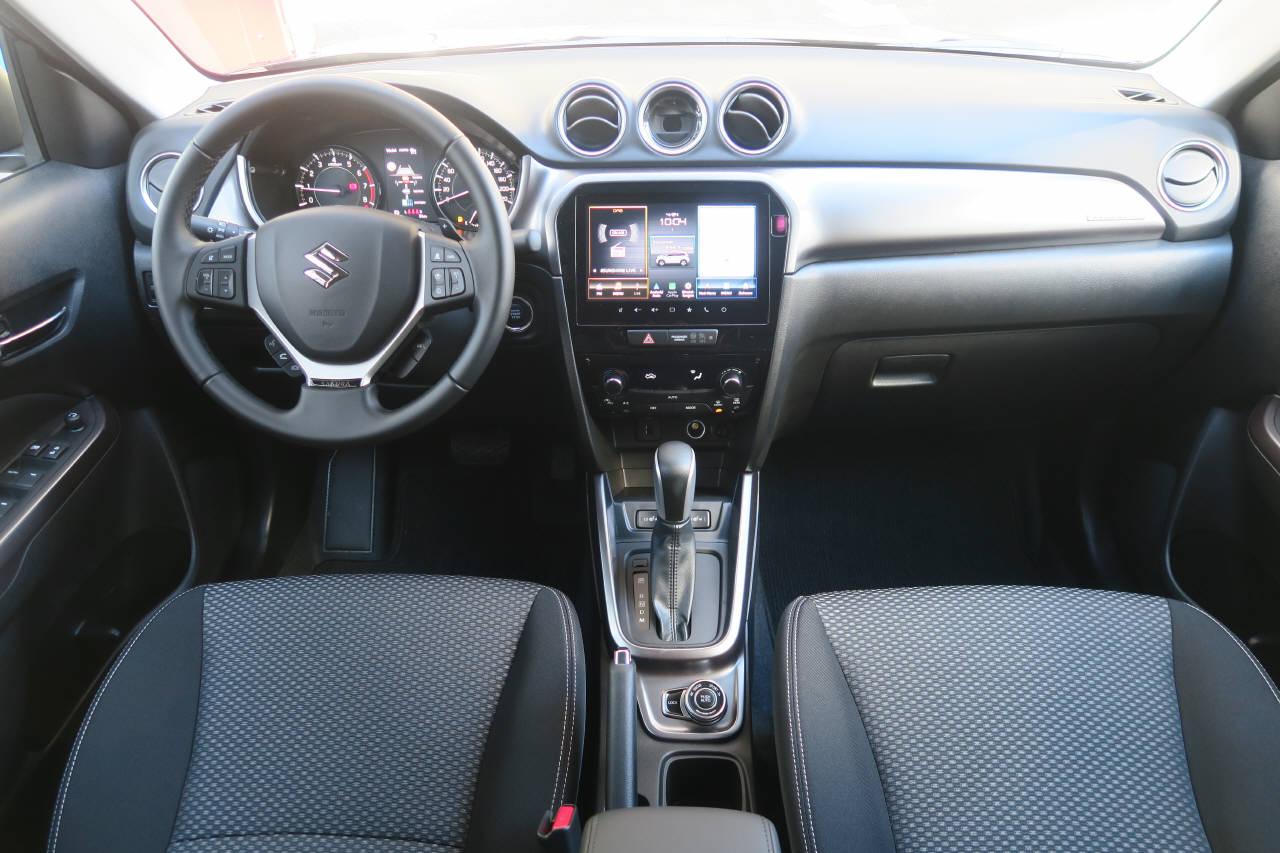 SUZUKI Vitara 1.4 T Sakura Hybrid 4x4-image-4
