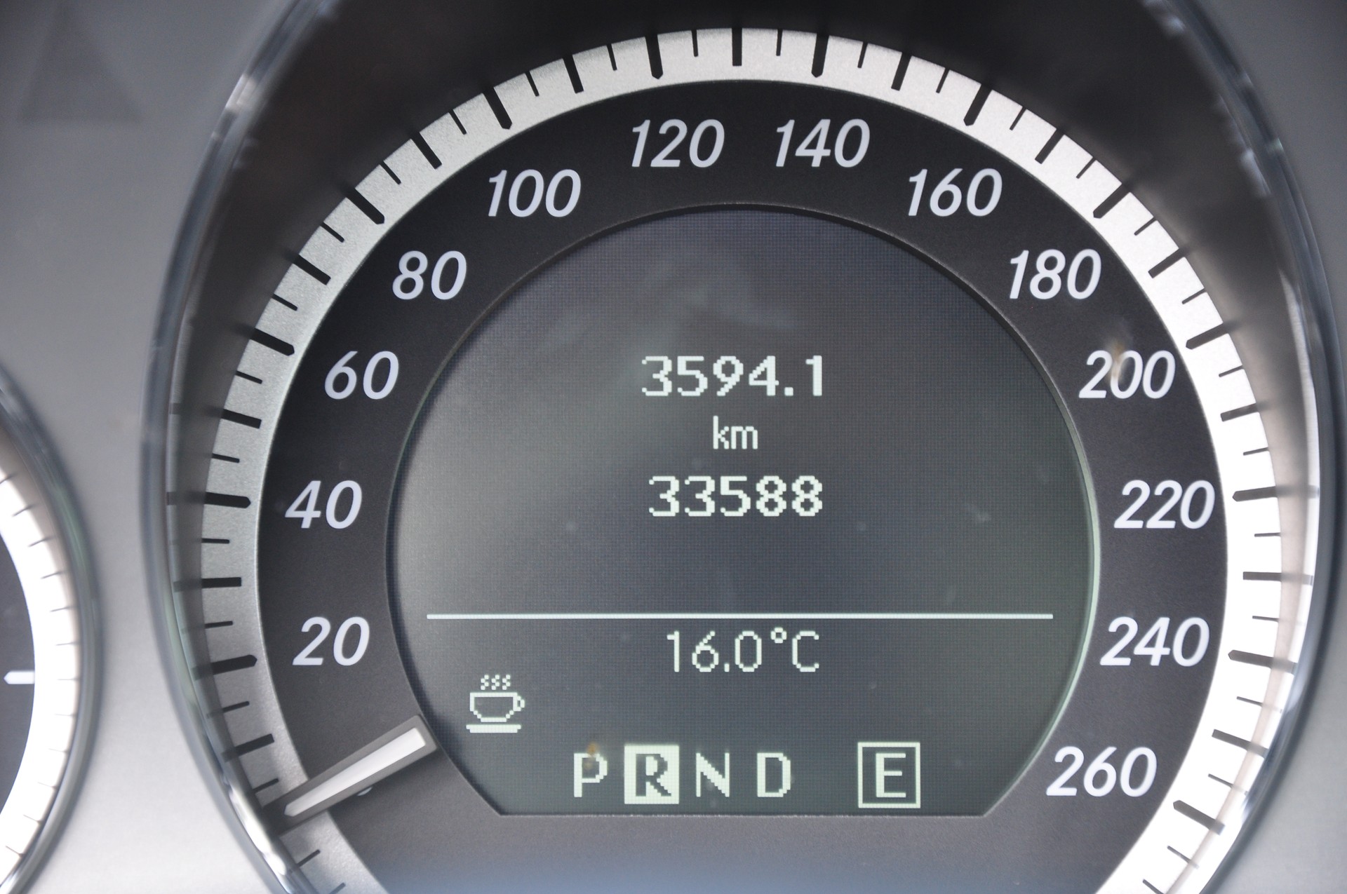 MERCEDES-BENZ E 250 CGI BlueEfficiency Automatic-image-16