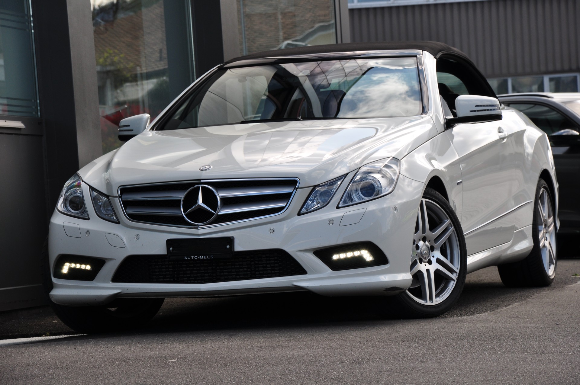 MERCEDES-BENZ E 250 CGI BlueEfficiency Automatic-image-0