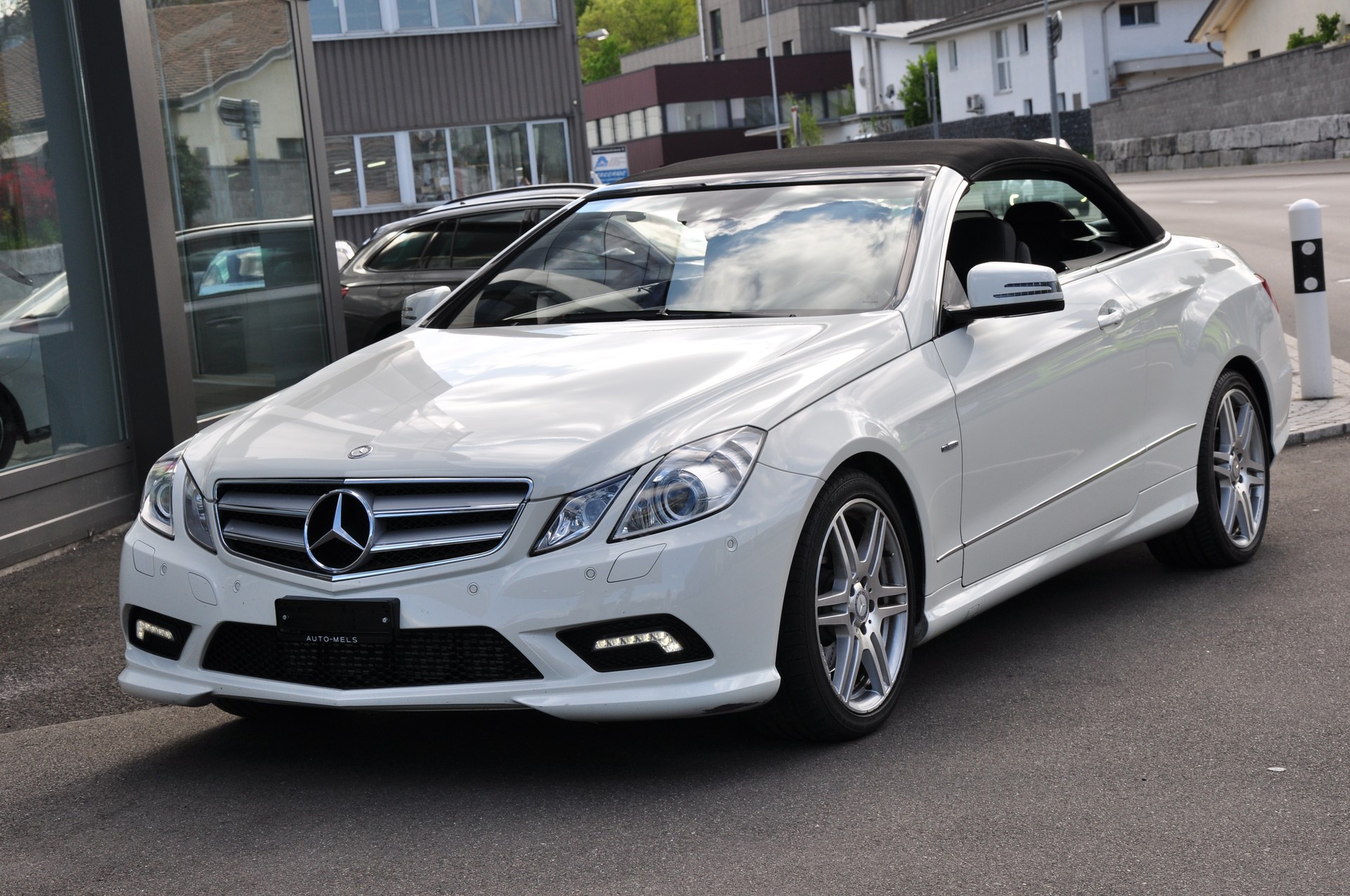 MERCEDES-BENZ E 250 CGI BlueEfficiency Automatic-image-9