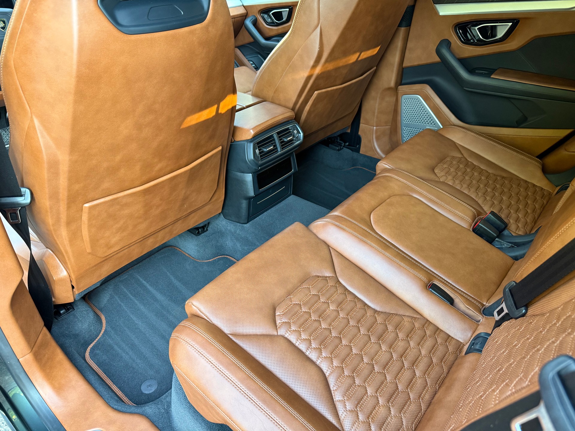 LAMBORGHINI Urus E-Gear-image-13