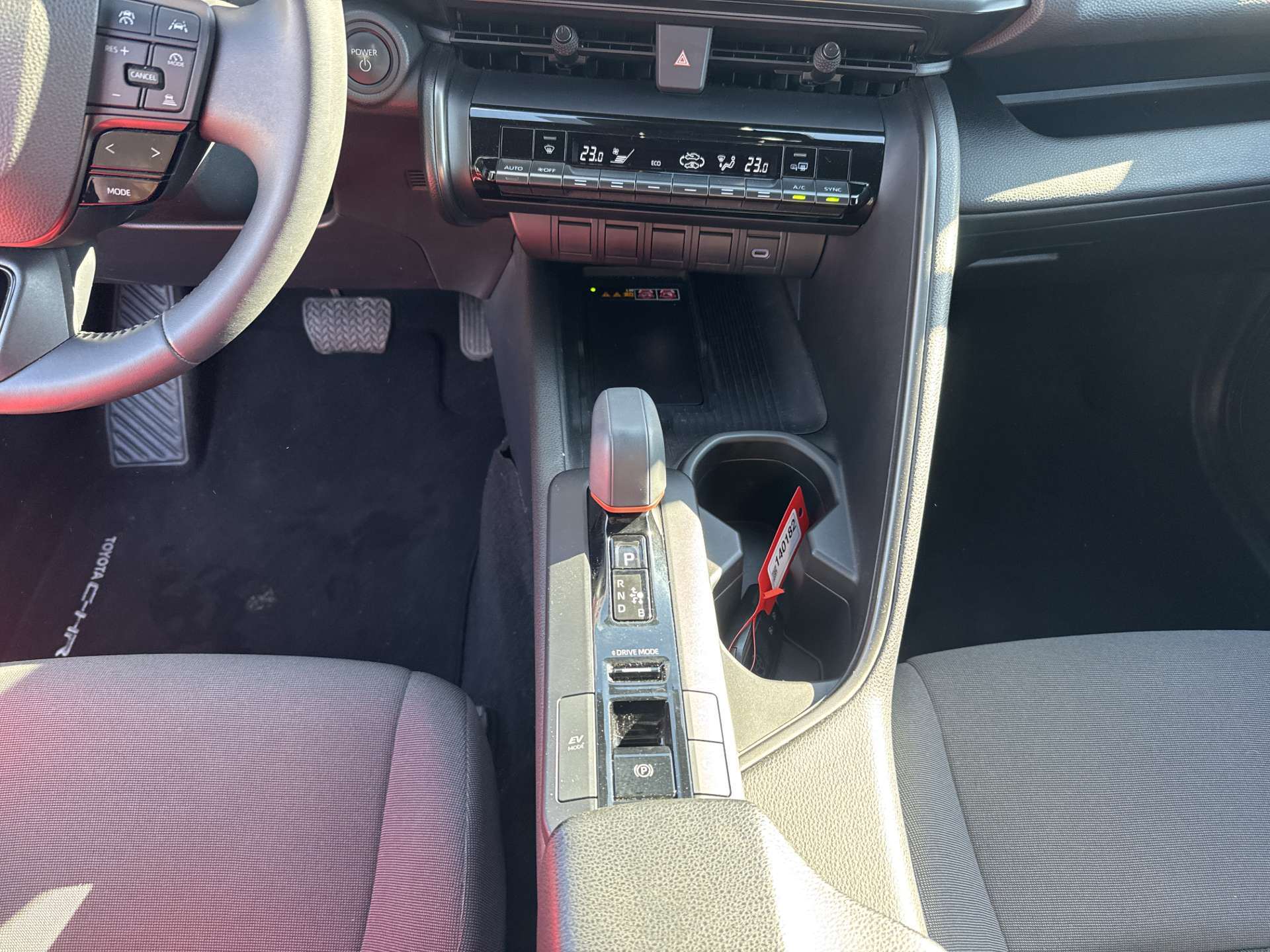 TOYOTA C-HR 1.8 HSD Trend CVT-Automat-image-11