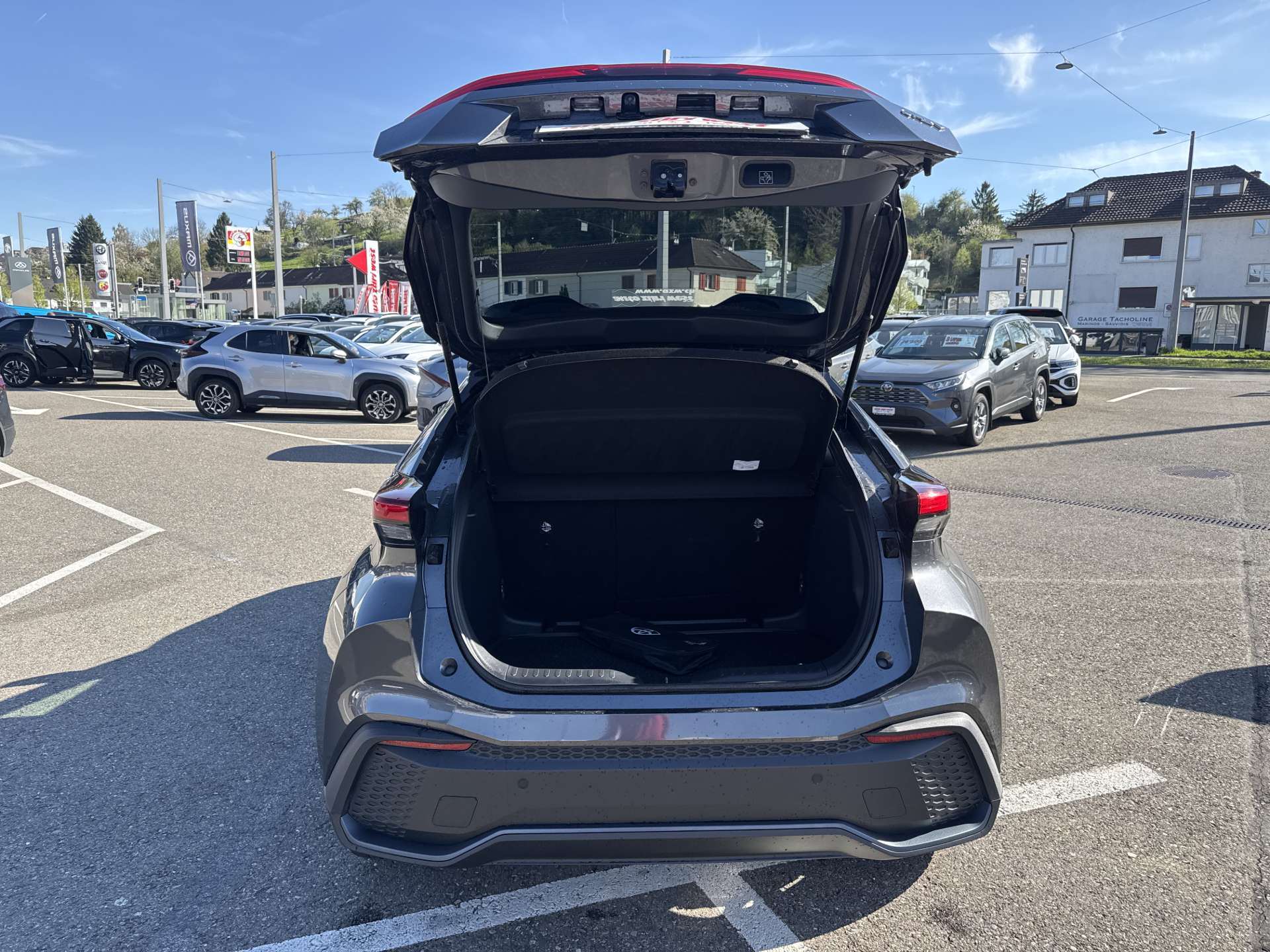 TOYOTA C-HR 1.8 HSD Trend CVT-Automat-image-7