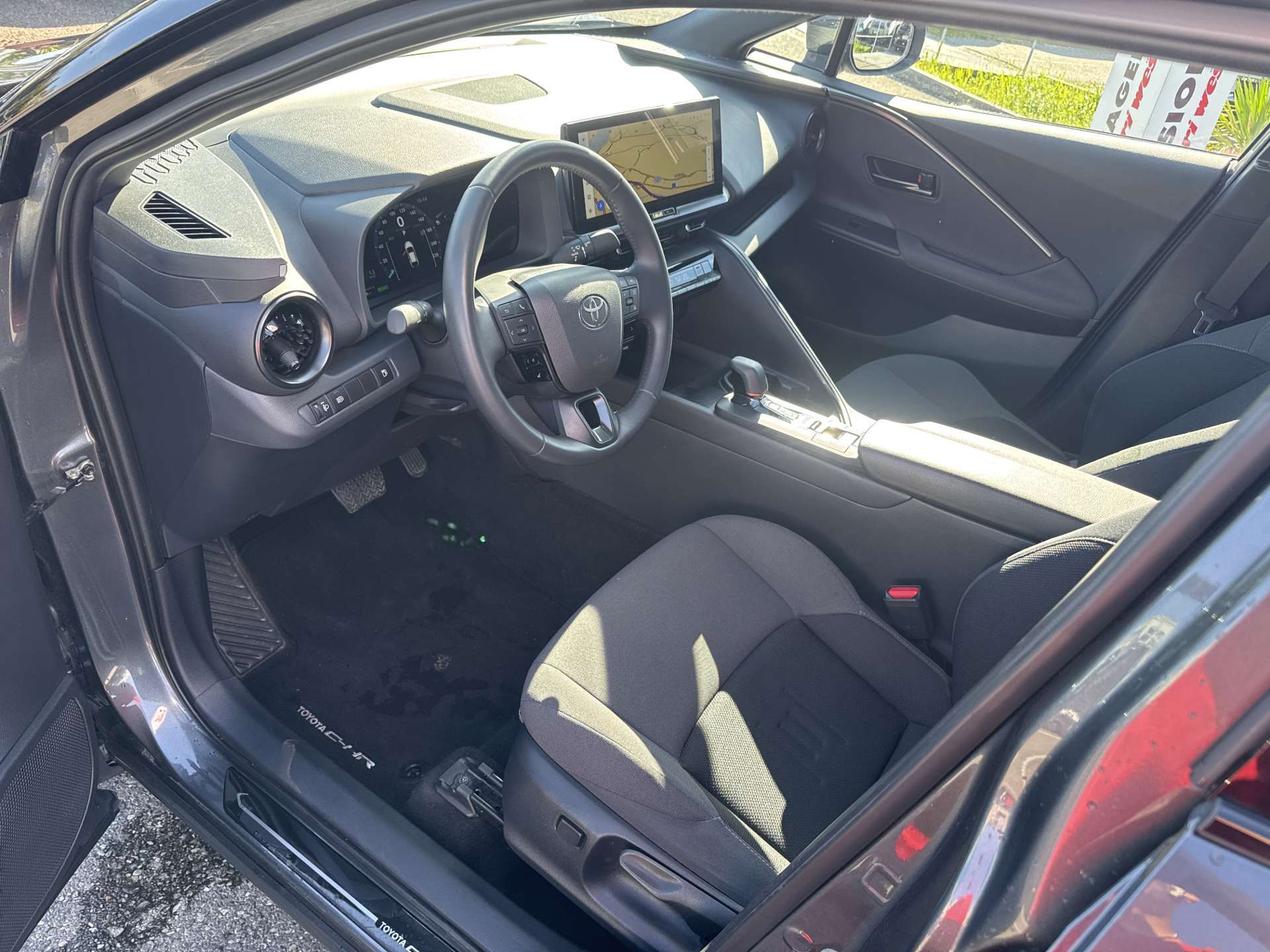 TOYOTA C-HR 1.8 HSD Trend CVT-Automat-image-5
