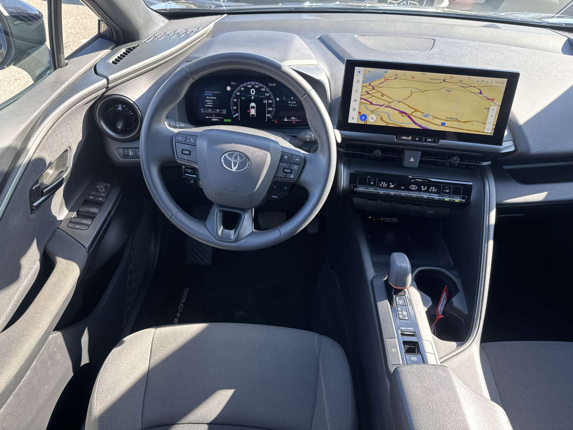 TOYOTA C-HR 1.8 HSD Trend CVT-Automat-image-4