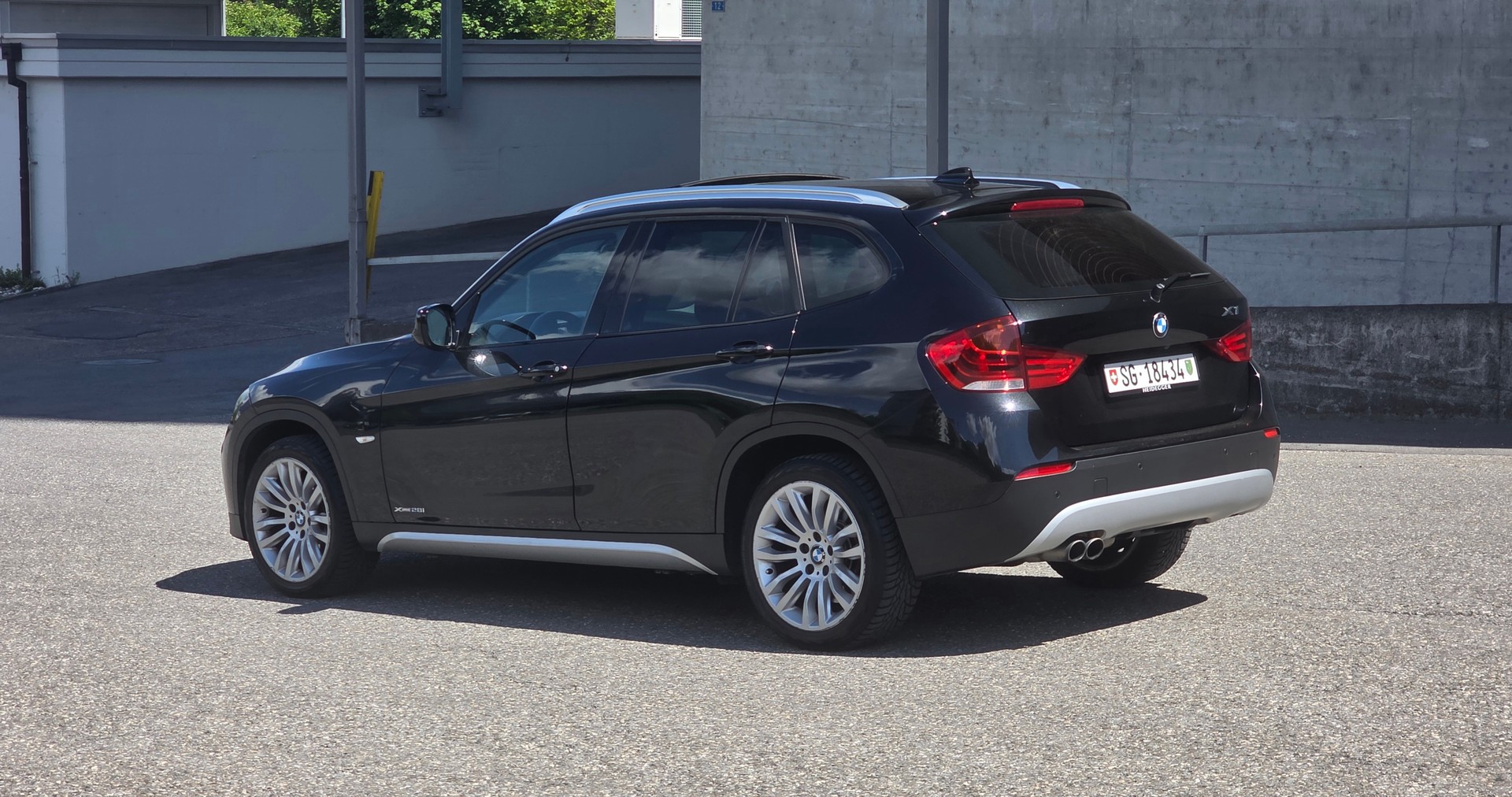 BMW X1 xDrive 28i Steptronic-image-4