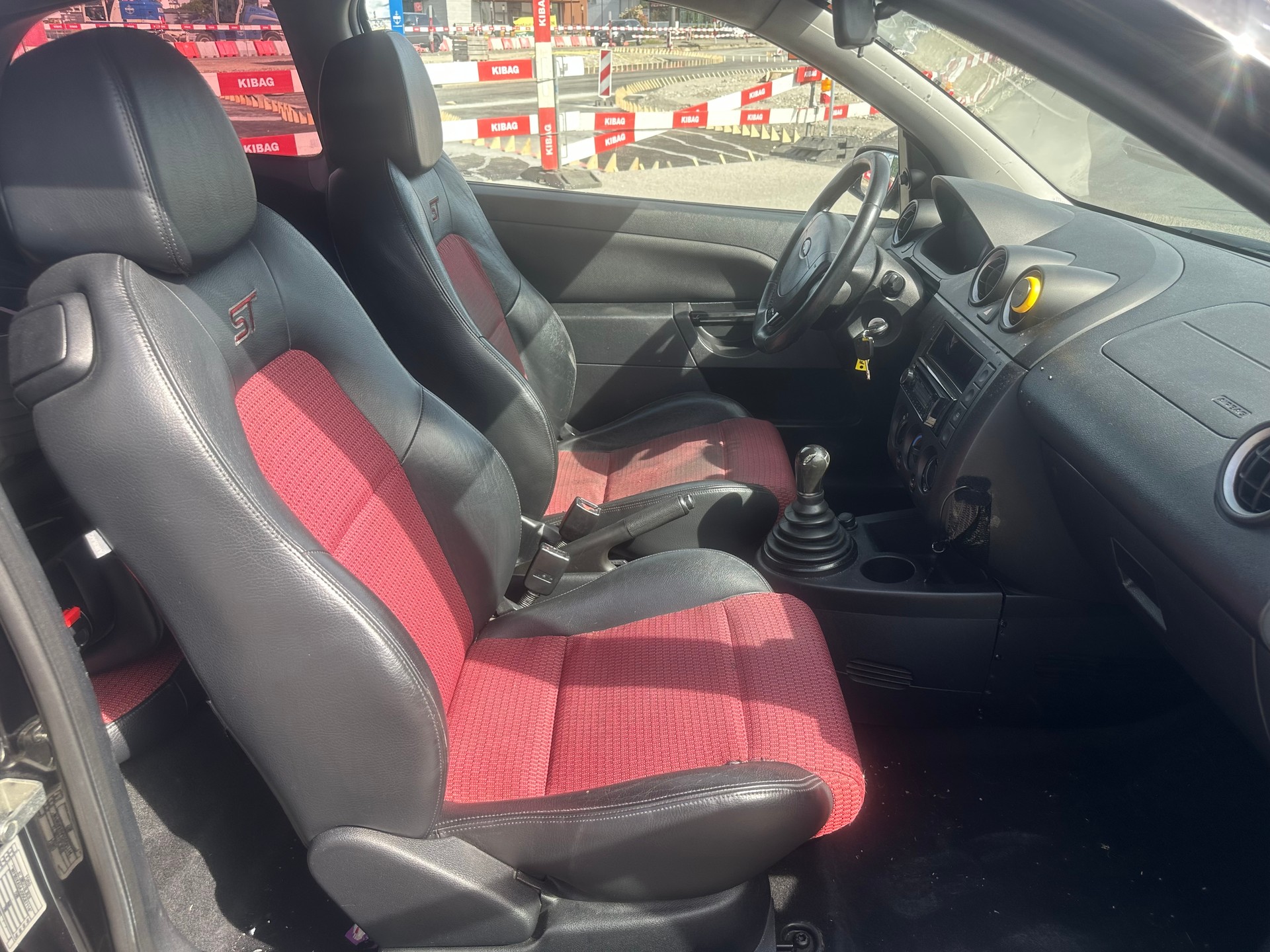 FORD Fiesta 2.0 16V ST-image-10