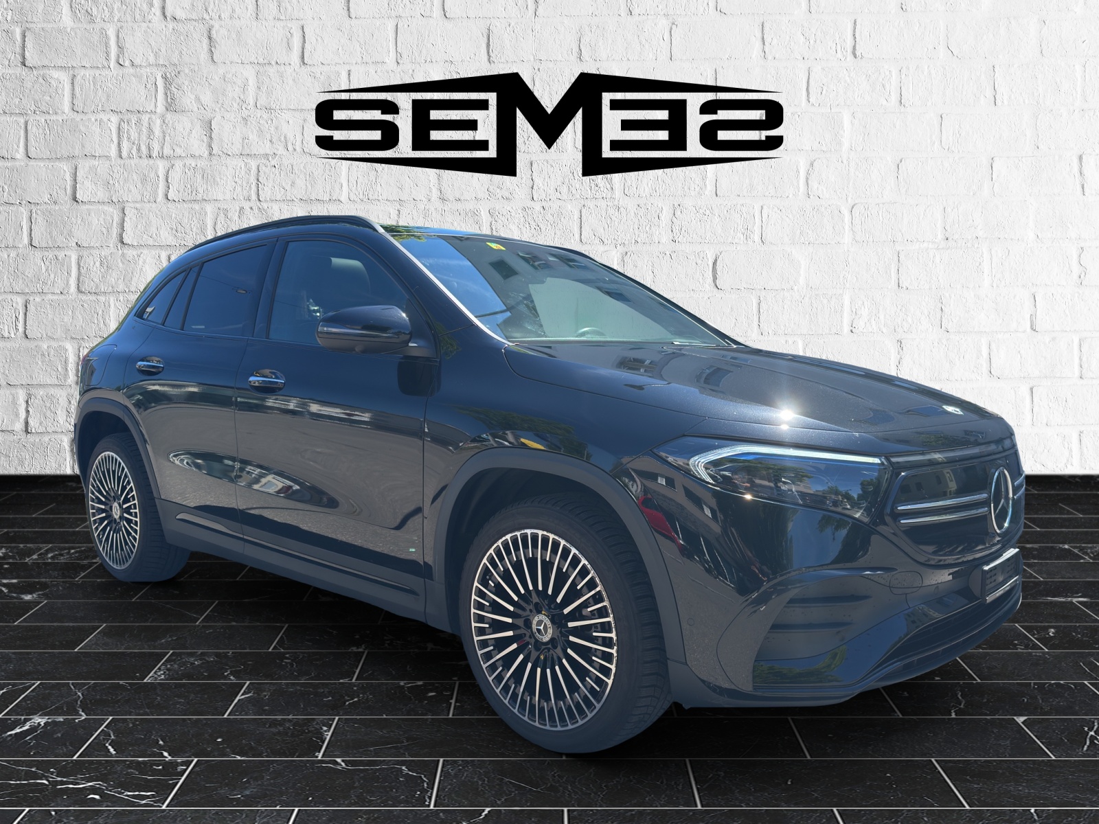 MERCEDES-BENZ EQA 350 AMG Line 4Matic-image-6