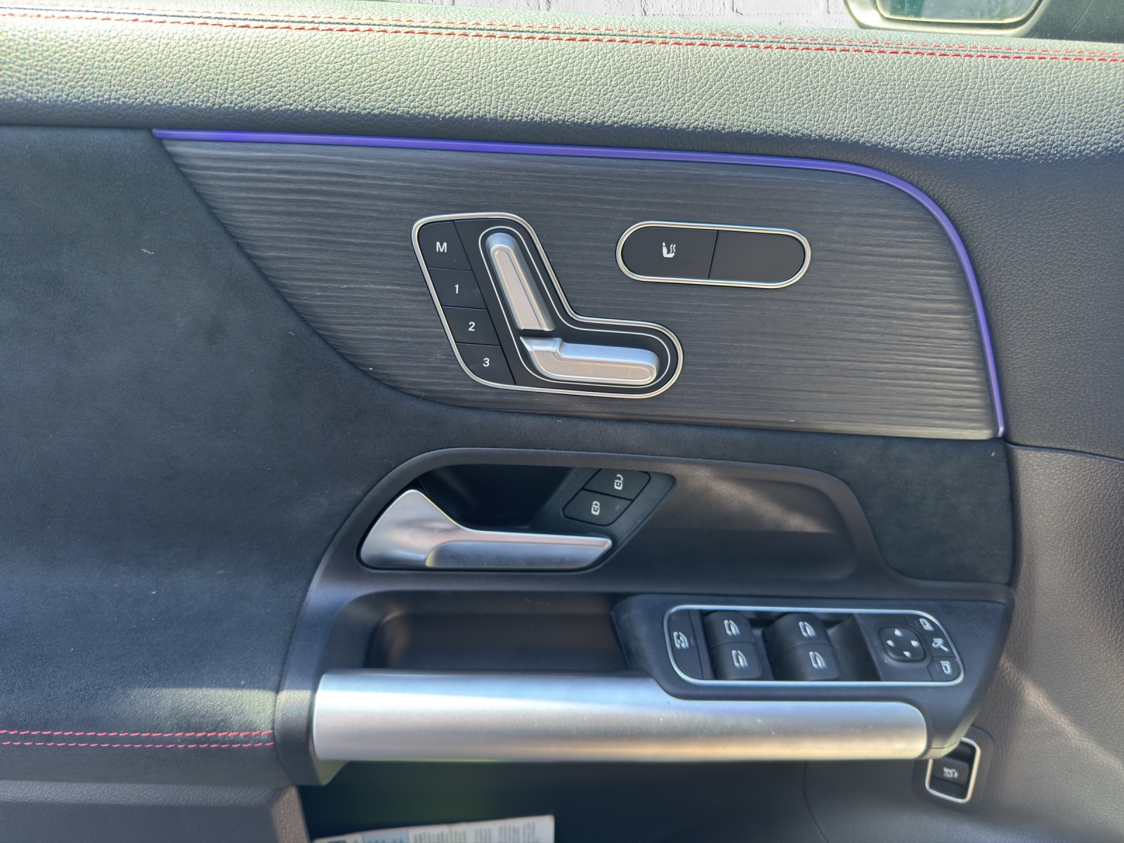 MERCEDES-BENZ EQA 350 AMG Line 4Matic-image-9